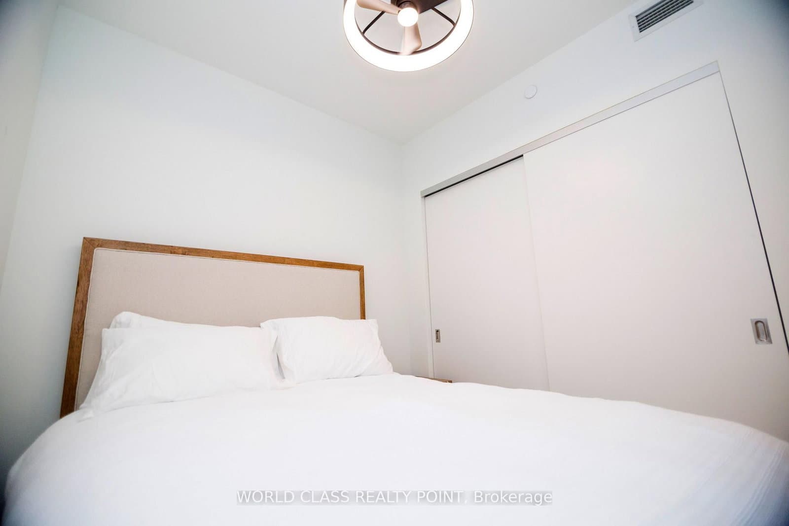 11 Yorkville Avenue, Unit 1807 thumbnail 35