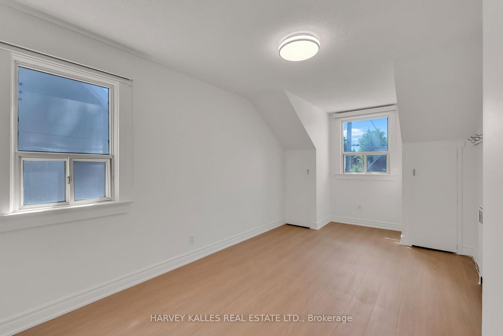 106 Florence Avenue thumbnail 12