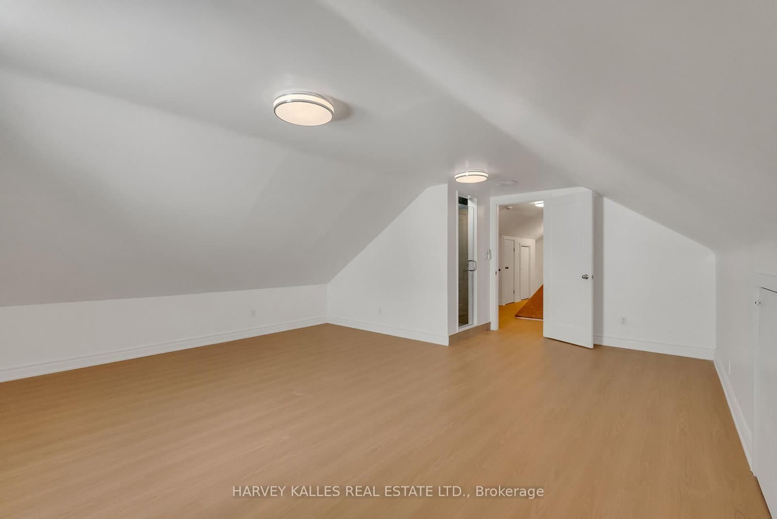 106 Florence Avenue thumbnail 16