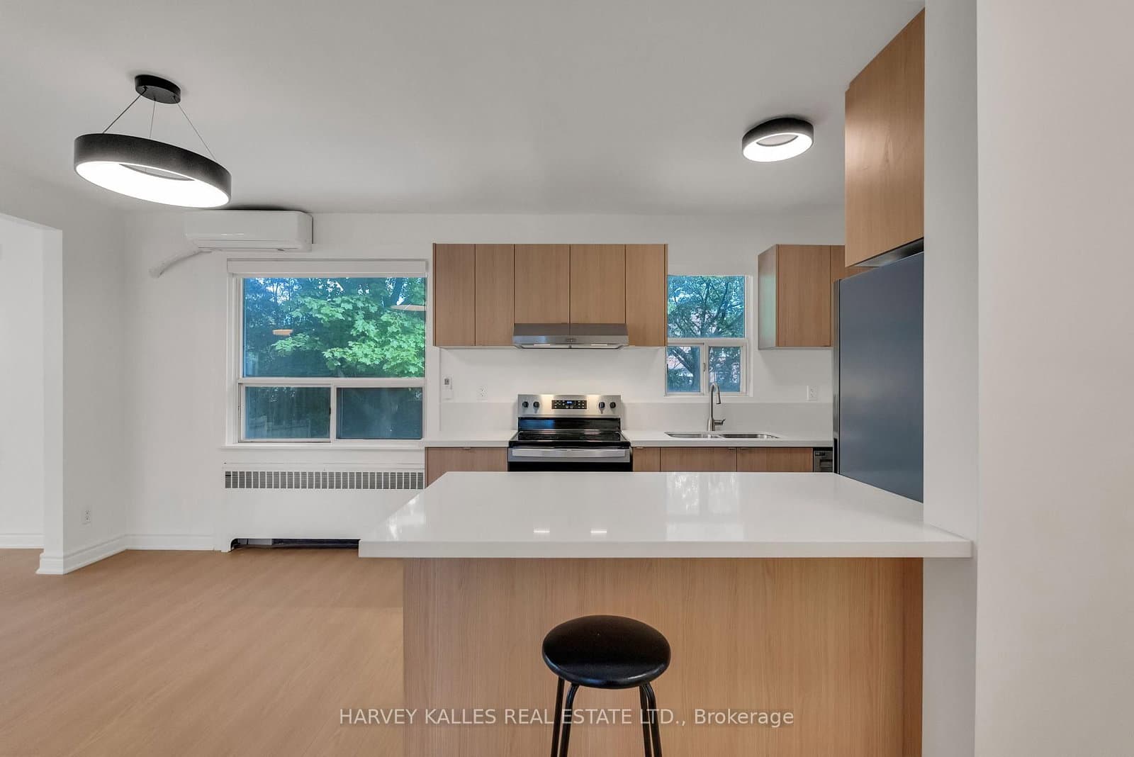 106 Florence Avenue thumbnail 8