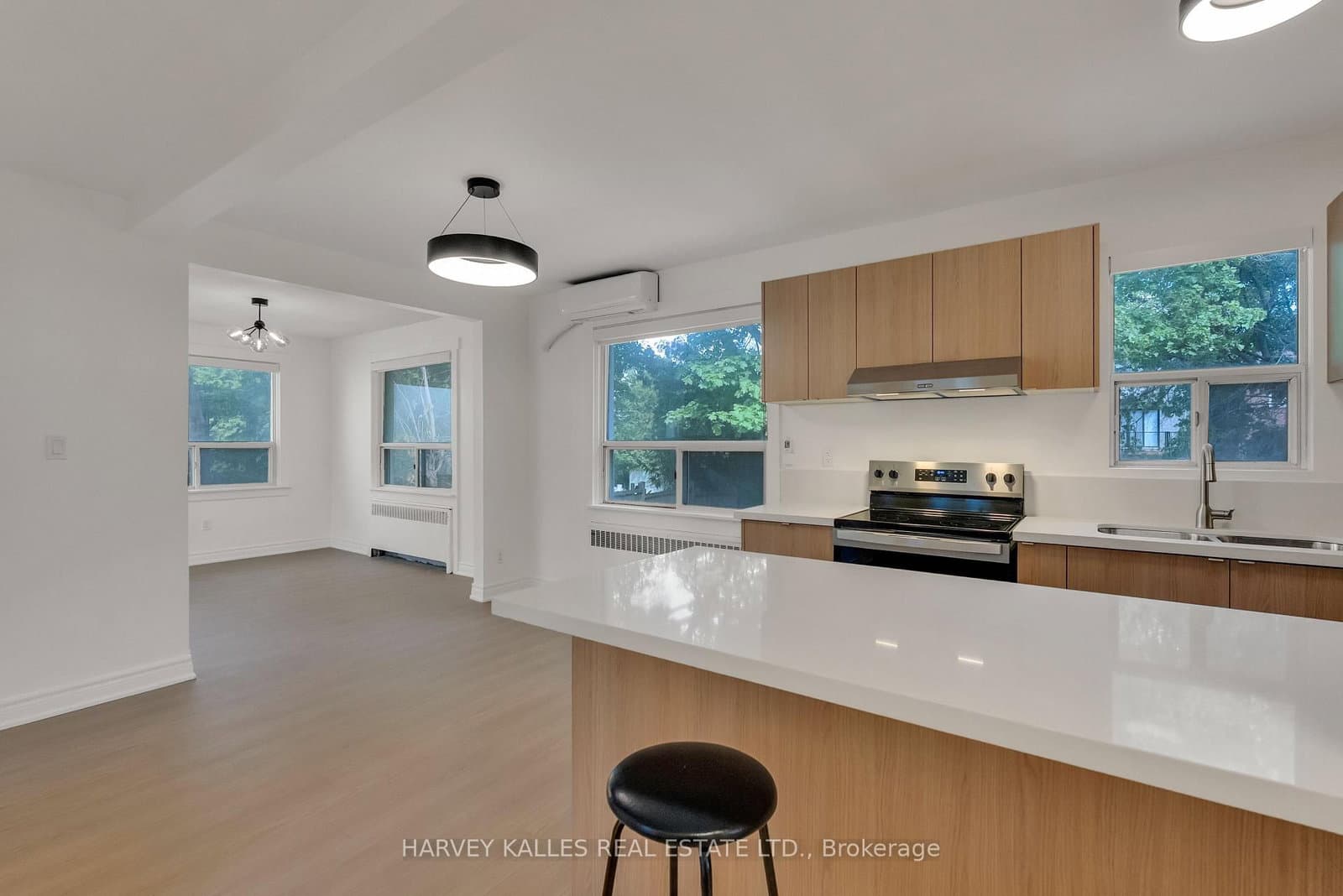 106 Florence Avenue thumbnail 9