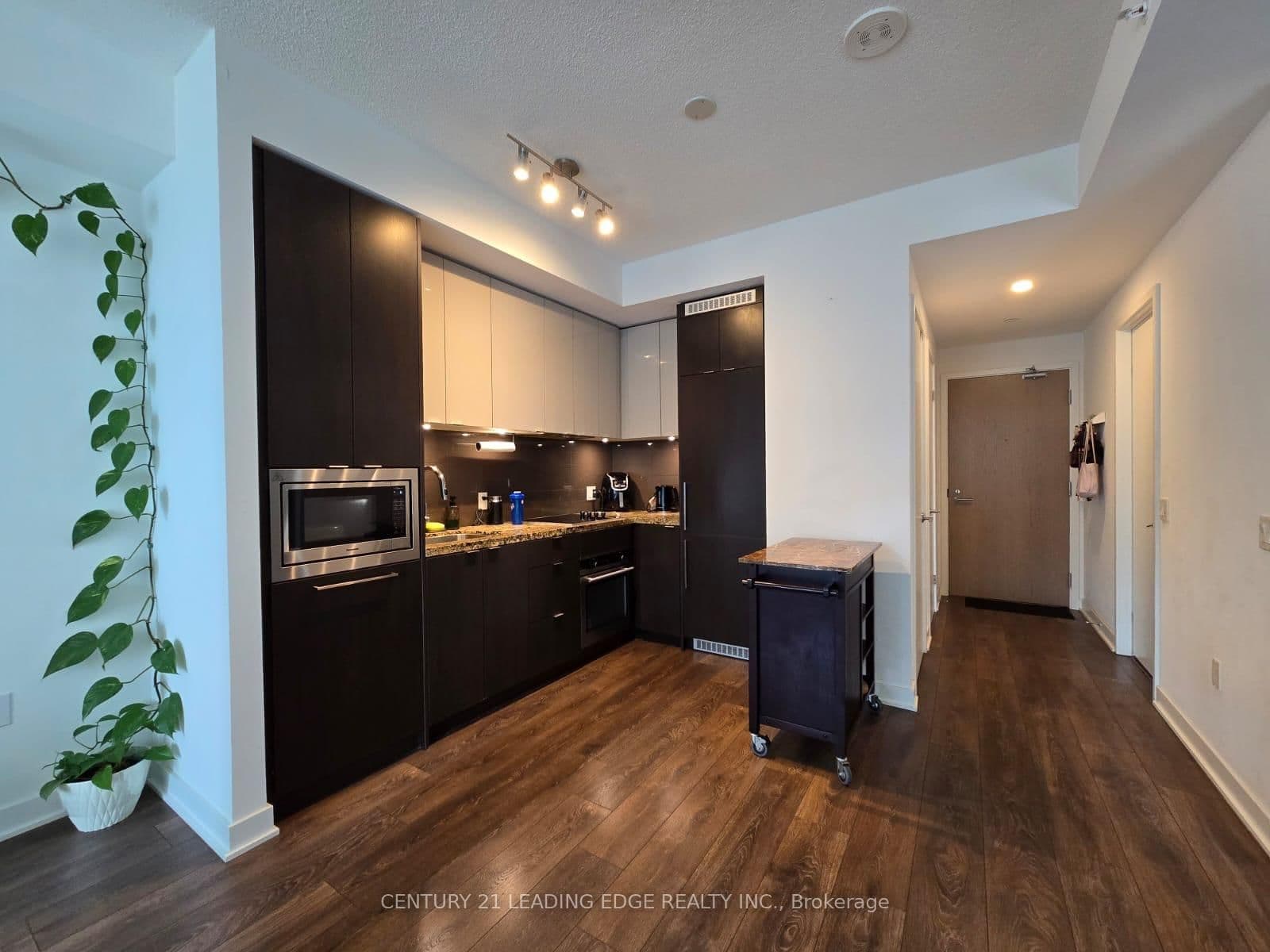 125 Blue Jays Way, Unit 3303 thumbnail 12