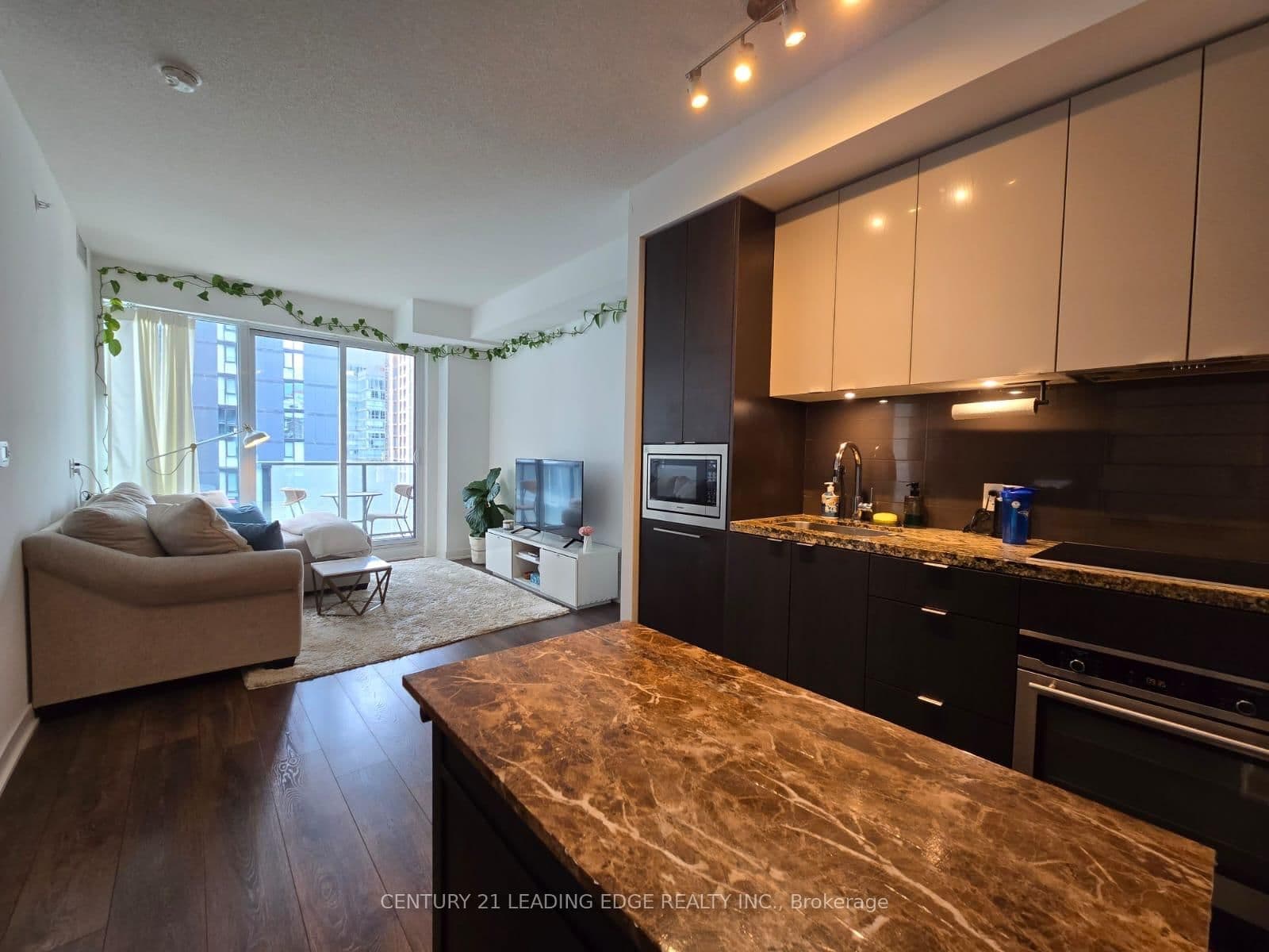 125 Blue Jays Way, Unit 3303 thumbnail 15