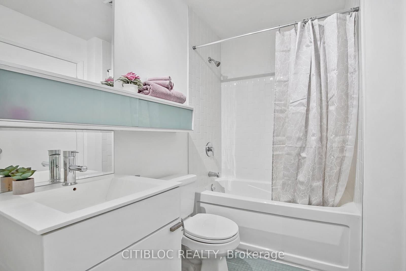 111 Elizabeth Street, Unit 1622 thumbnail 15