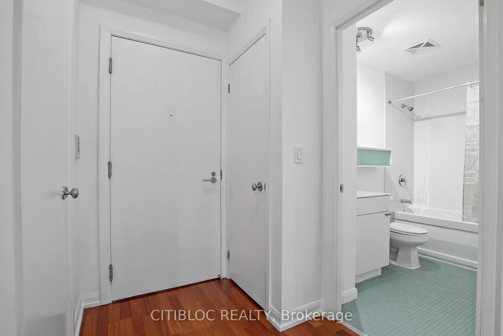 111 Elizabeth Street, Unit 1622 thumbnail 16