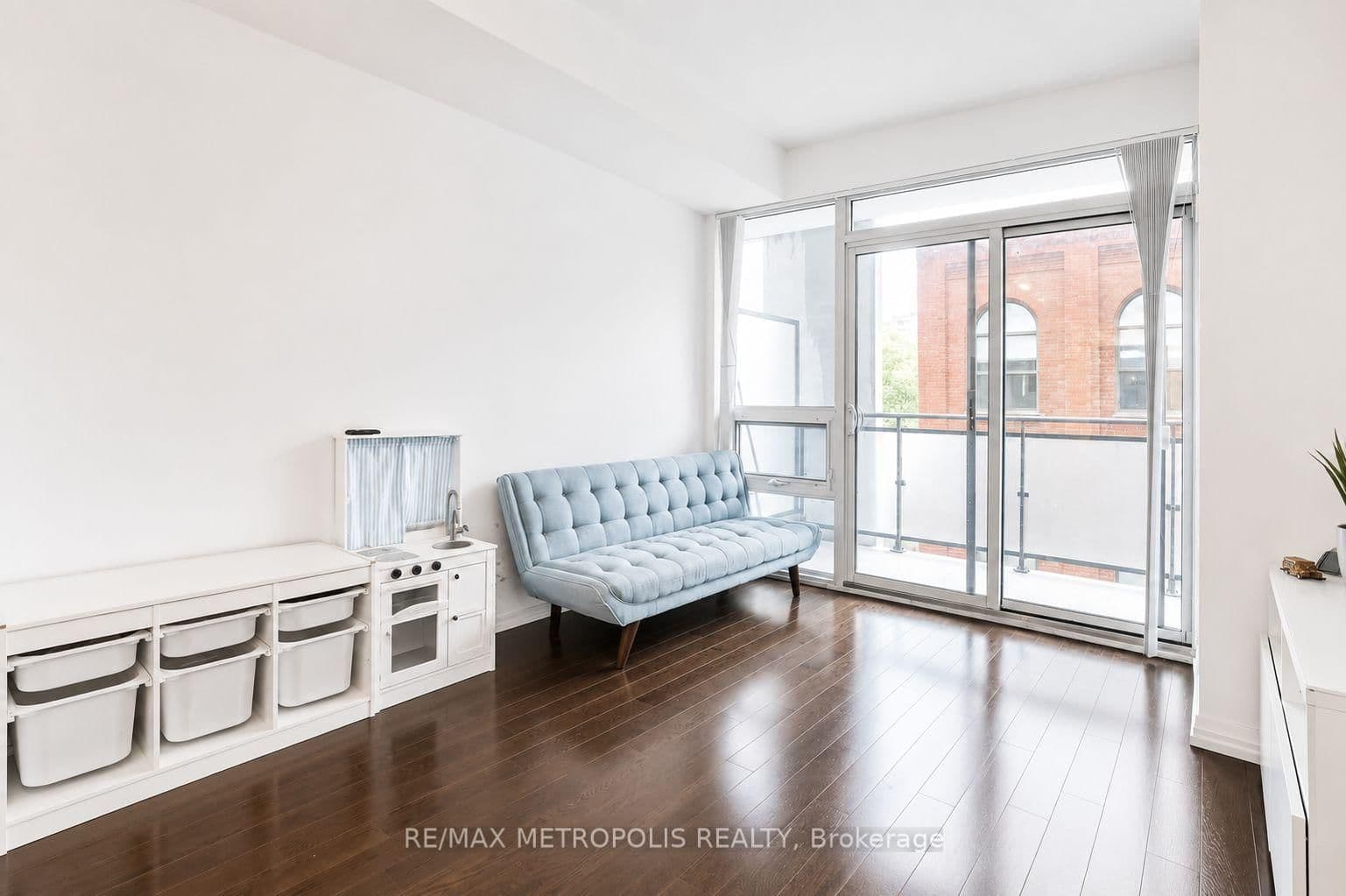 460 Adelaide Street E, Unit 520 thumbnail 3