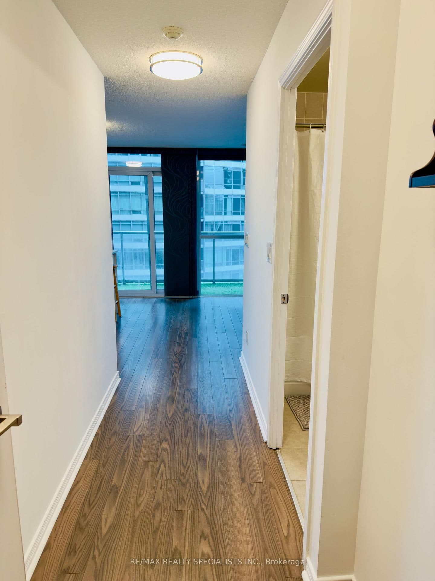 352 Front Street, Unit 1007 thumbnail 3
