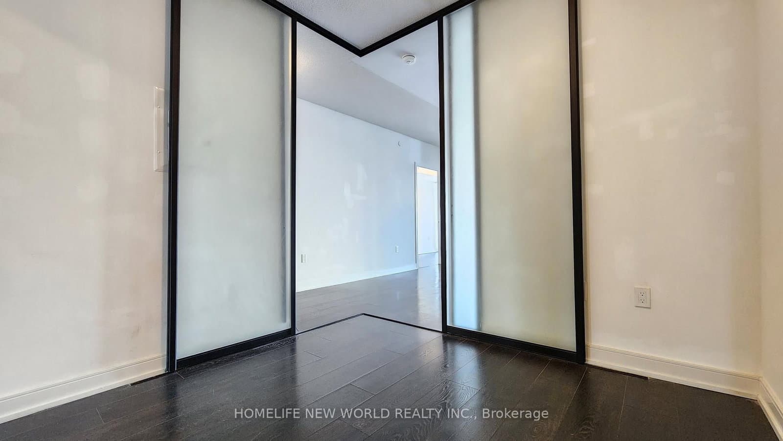 50 Wellesley Street E, Unit 906 thumbnail 10