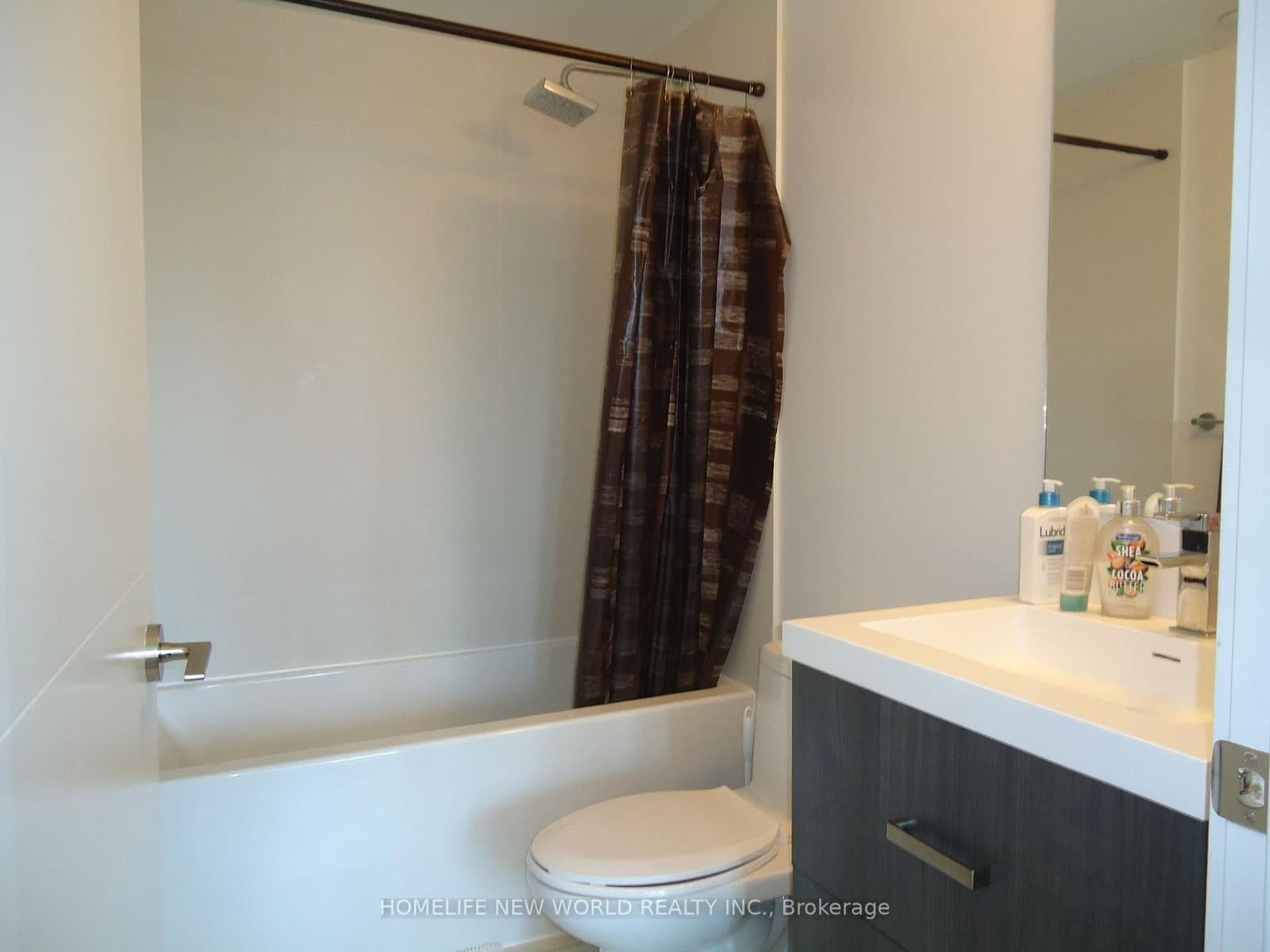 50 Wellesley Street E, Unit 906 thumbnail 8