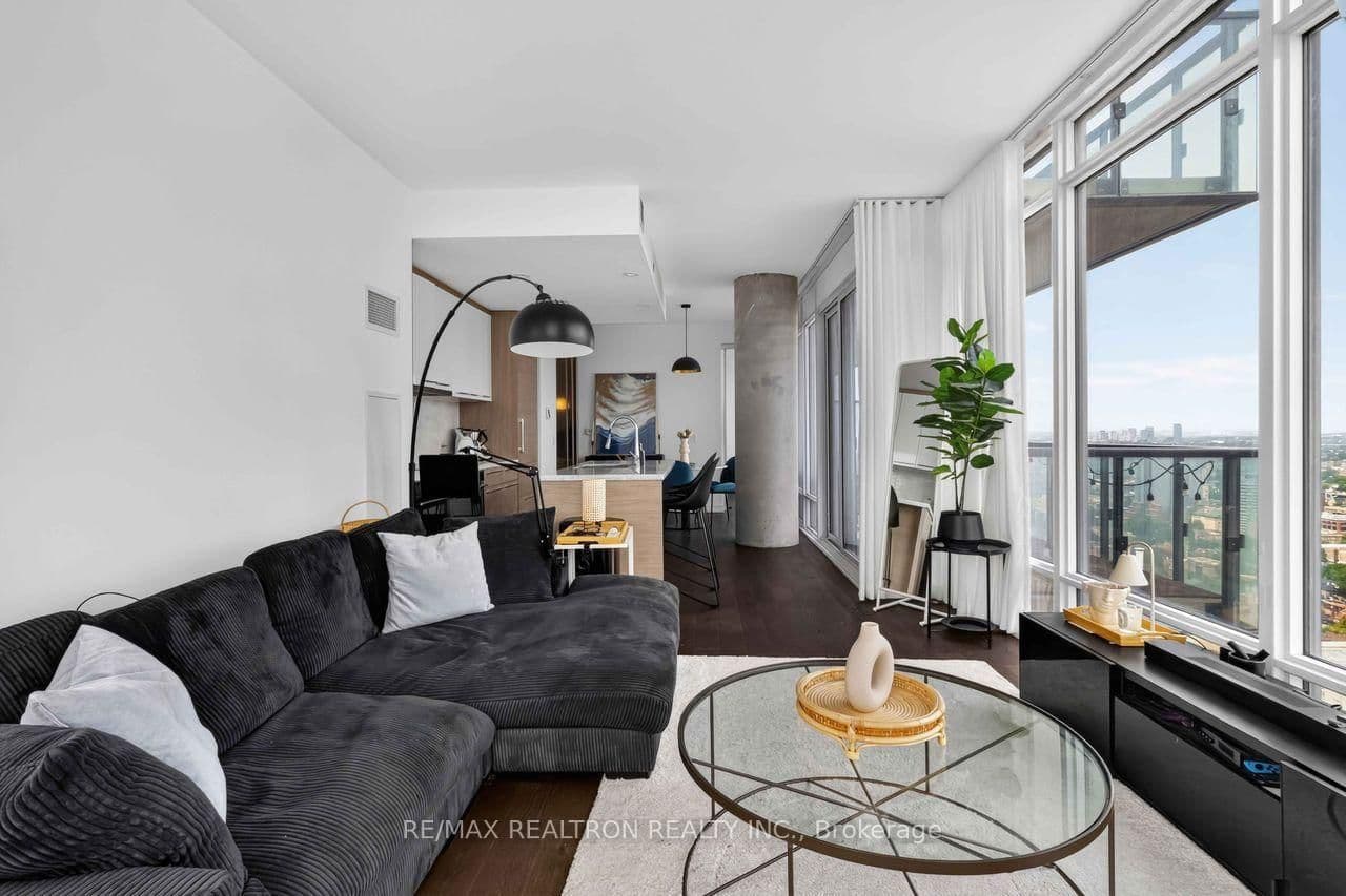 488 University Avenue, Unit 2802 thumbnail 11