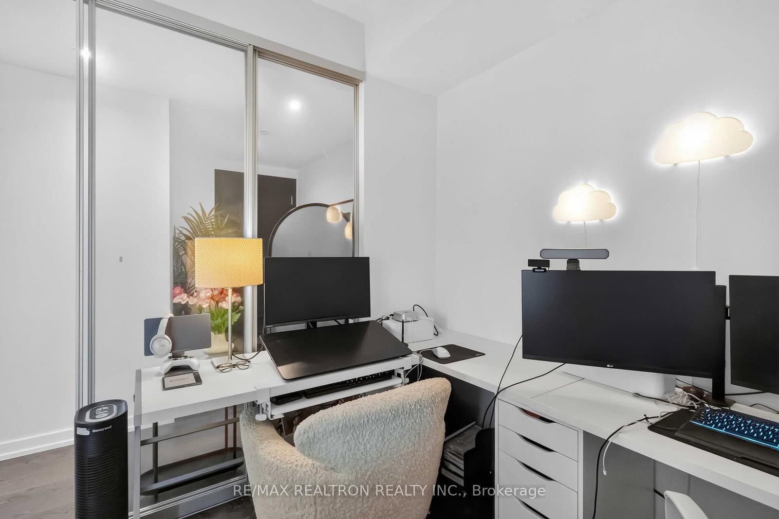 488 University Avenue, Unit 2802 thumbnail 5