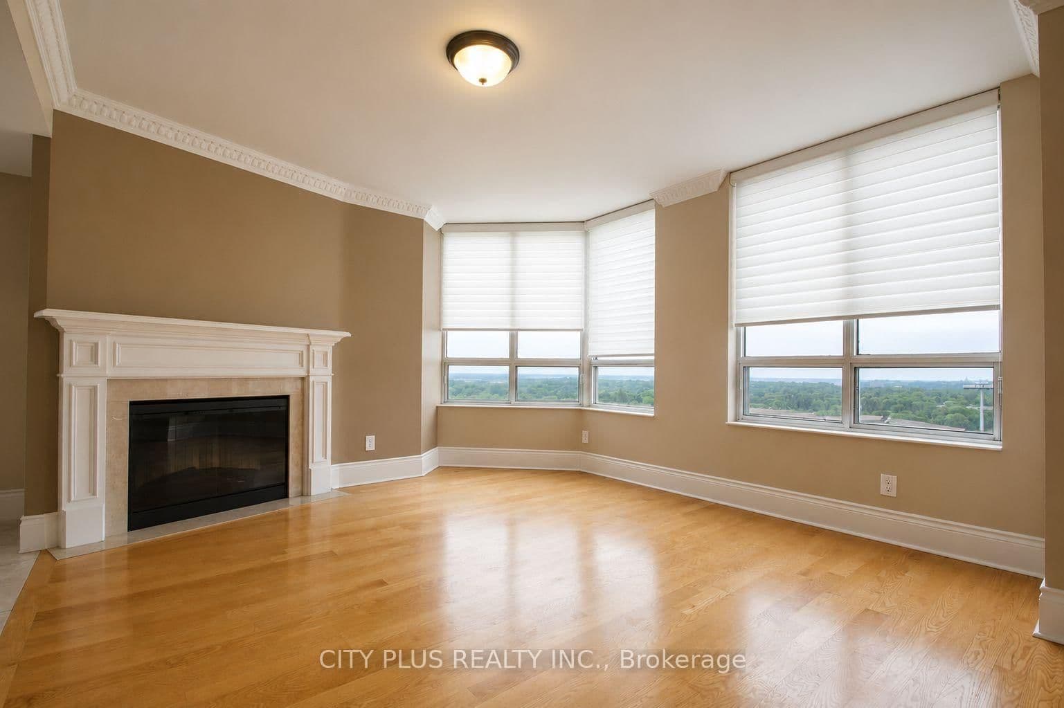 80 Harrison Garden Boulevard, Unit 1521 thumbnail 10