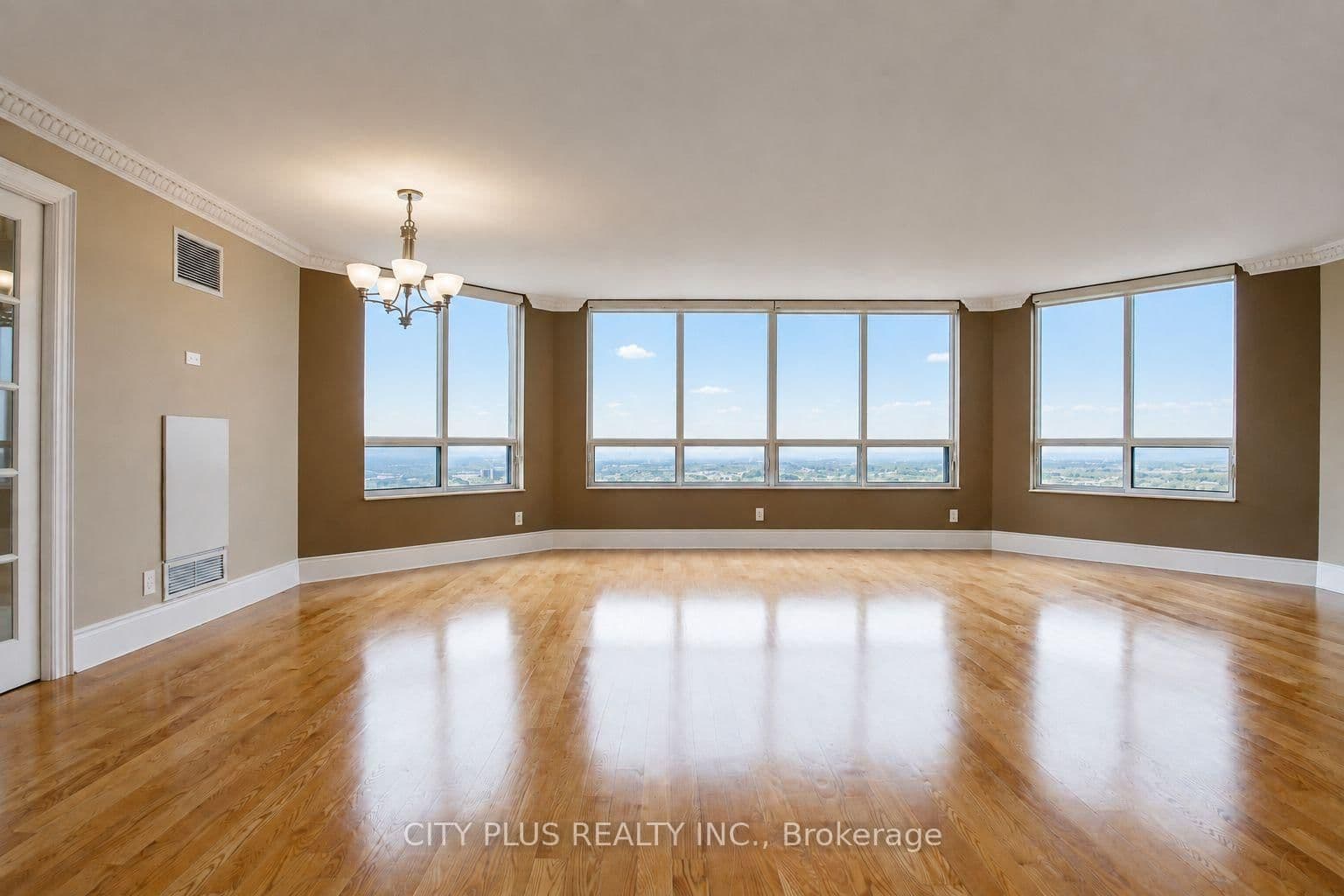 80 Harrison Garden Boulevard, Unit 1521 thumbnail 13