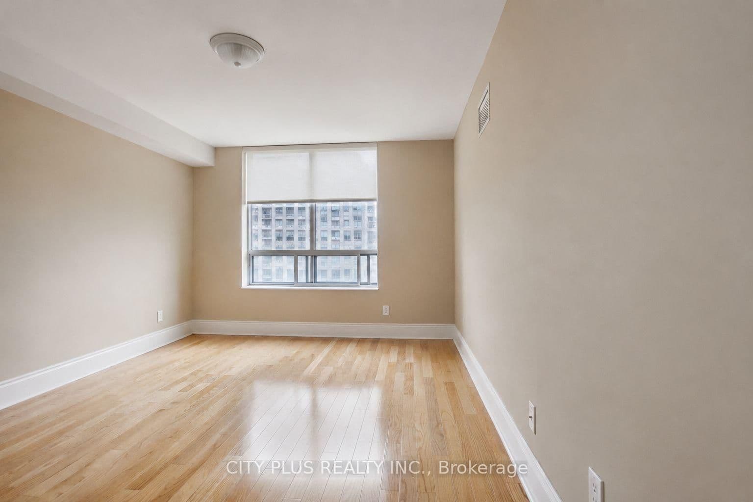 80 Harrison Garden Boulevard, Unit 1521 thumbnail 22