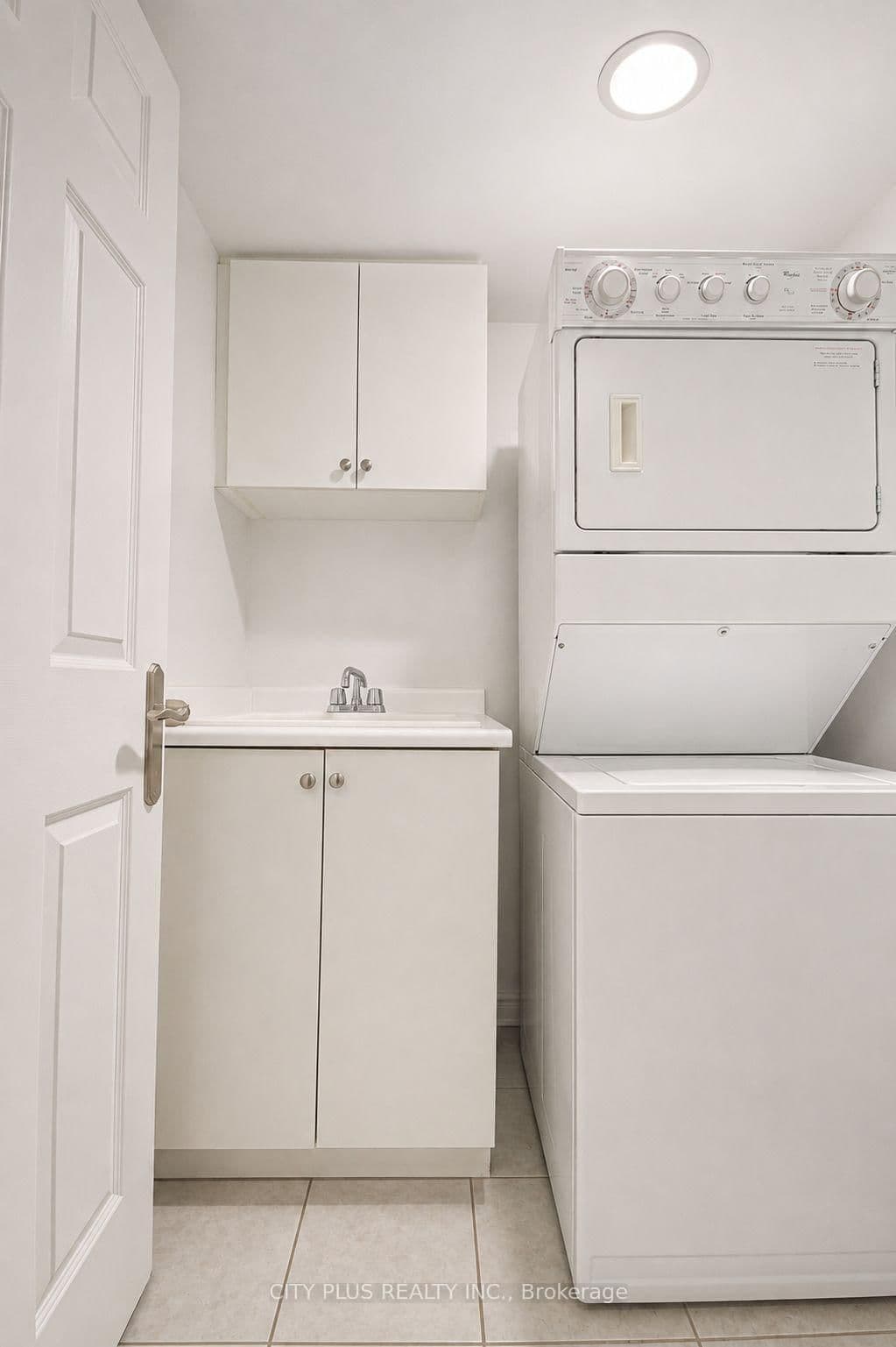 80 Harrison Garden Boulevard, Unit 1521 thumbnail 26