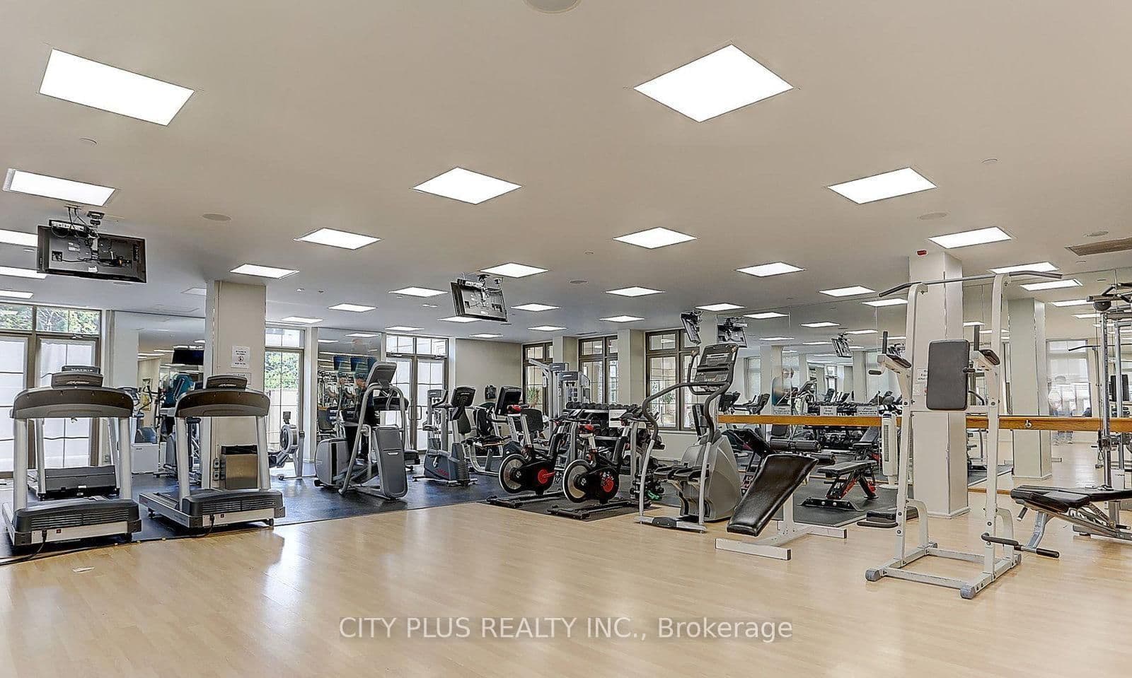 80 Harrison Garden Boulevard, Unit 1521 thumbnail 27