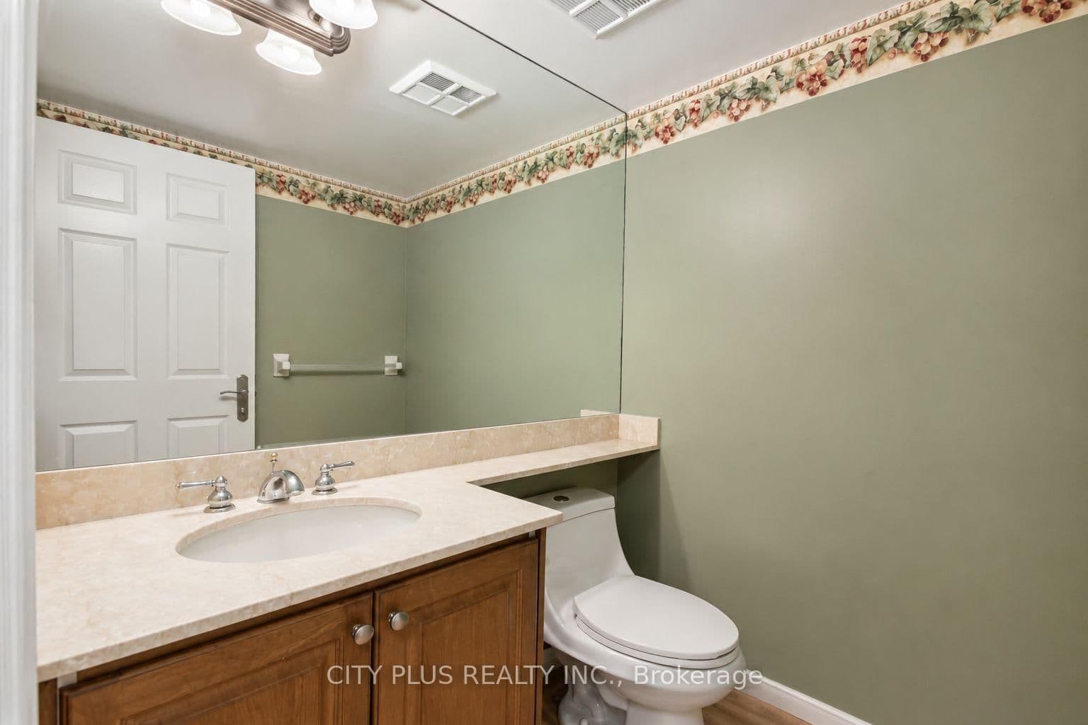 80 Harrison Garden Boulevard, Unit 1521 thumbnail 4