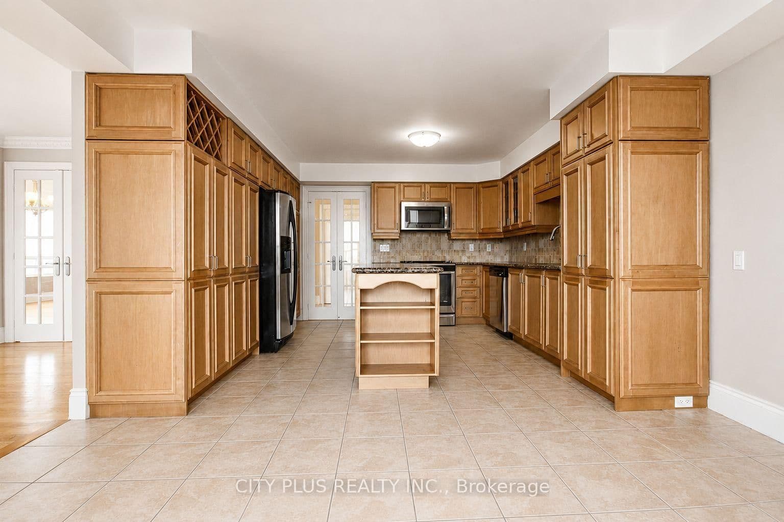 80 Harrison Garden Boulevard, Unit 1521 thumbnail 7