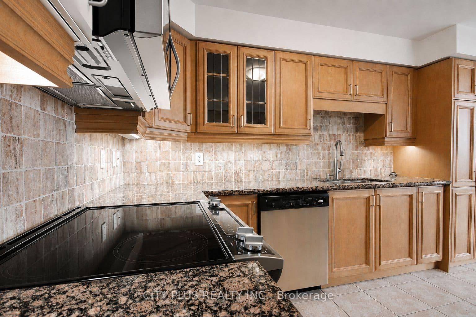 80 Harrison Garden Boulevard, Unit 1521 thumbnail 8