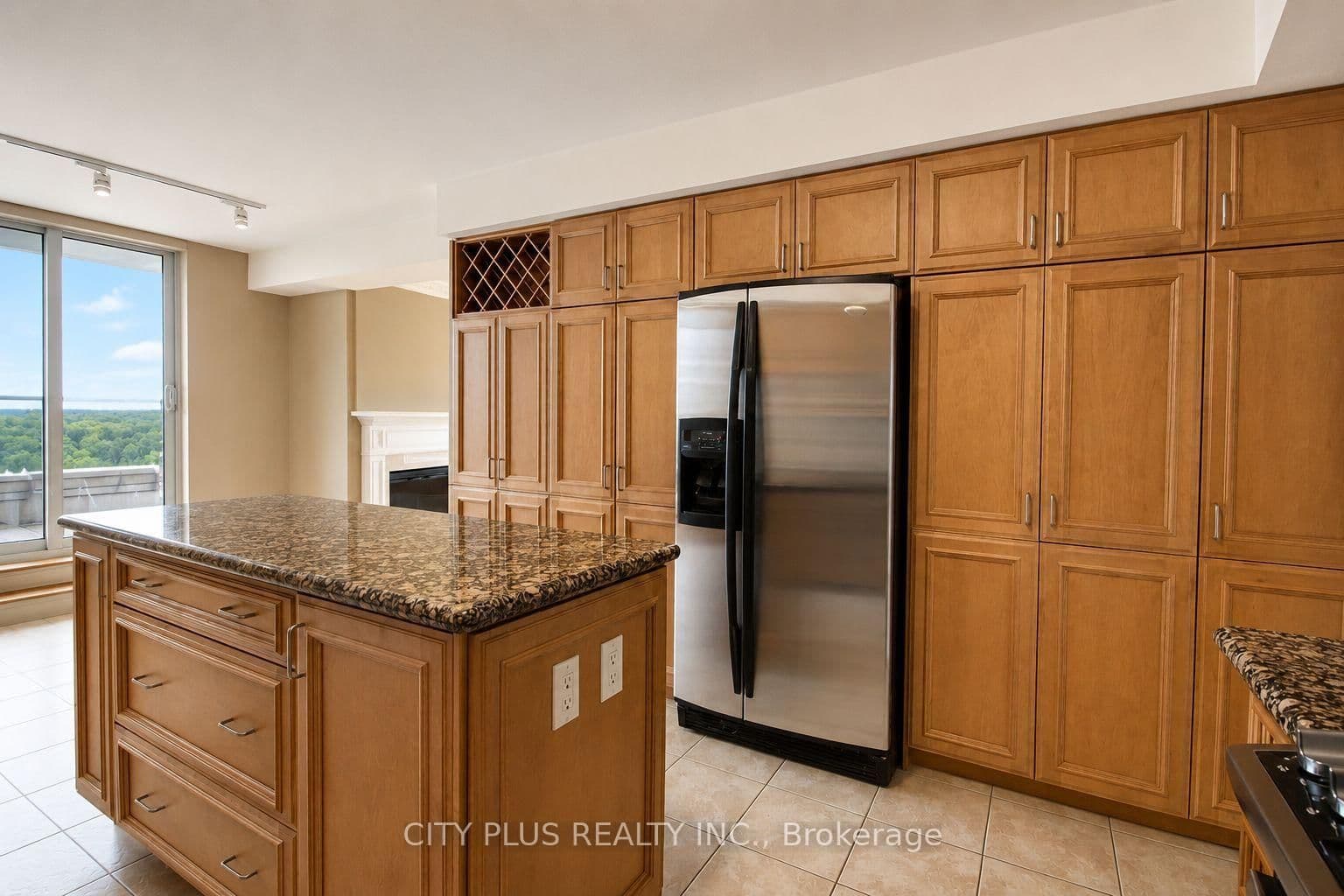 80 Harrison Garden Boulevard, Unit 1521 thumbnail 9