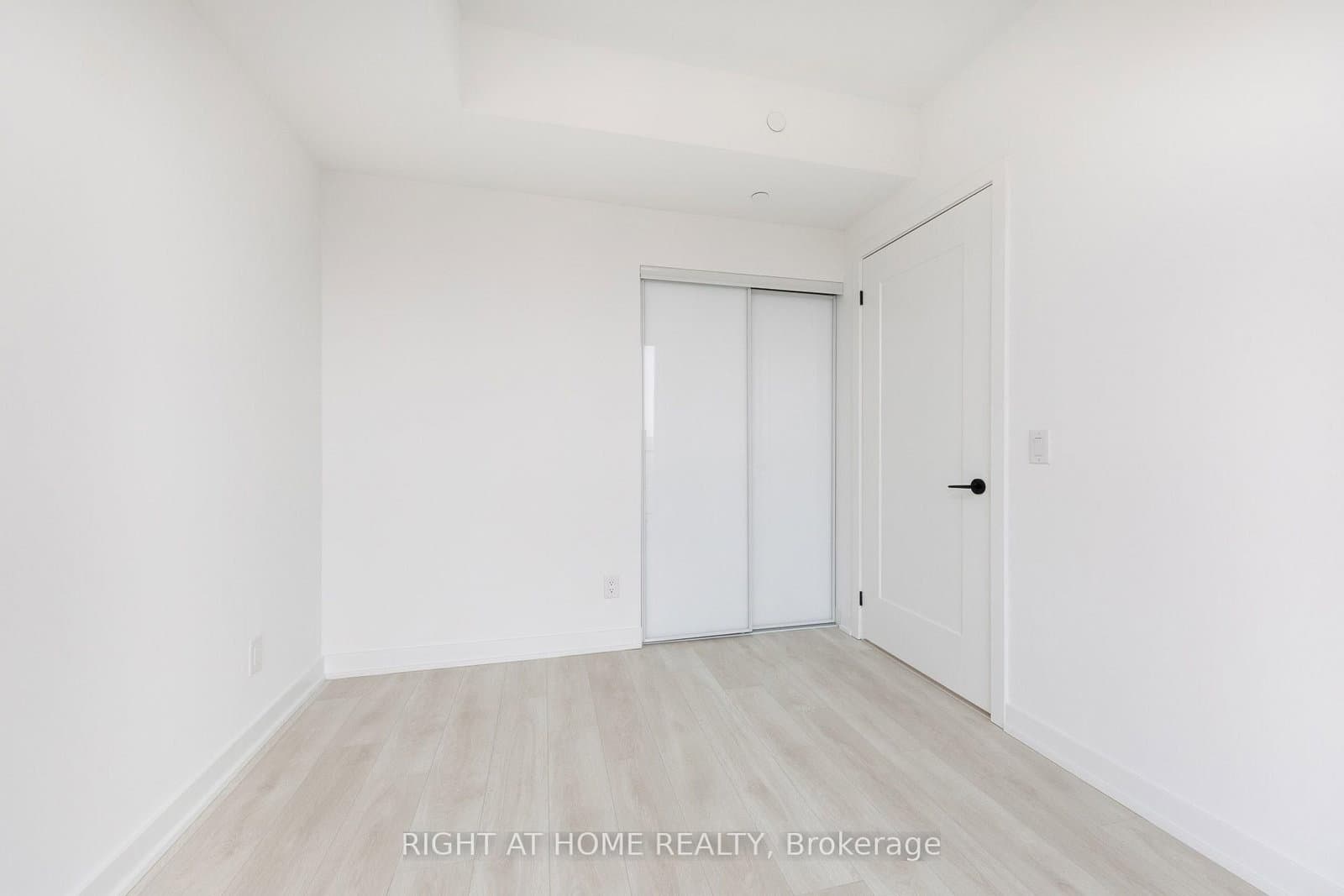 5 DEFRIES Street, Unit 2211 thumbnail 10