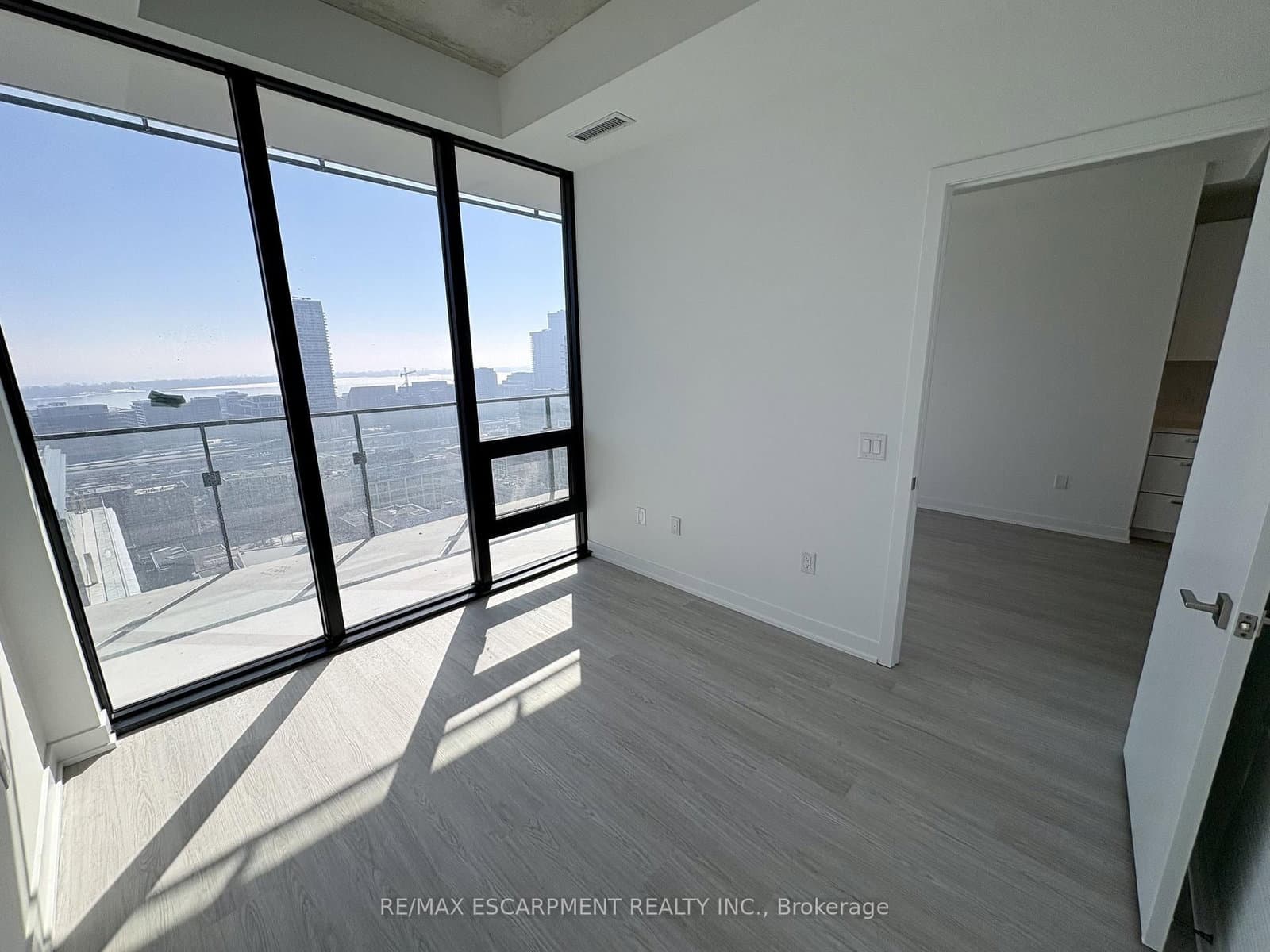 284 King Street E, Unit 2703 thumbnail 10