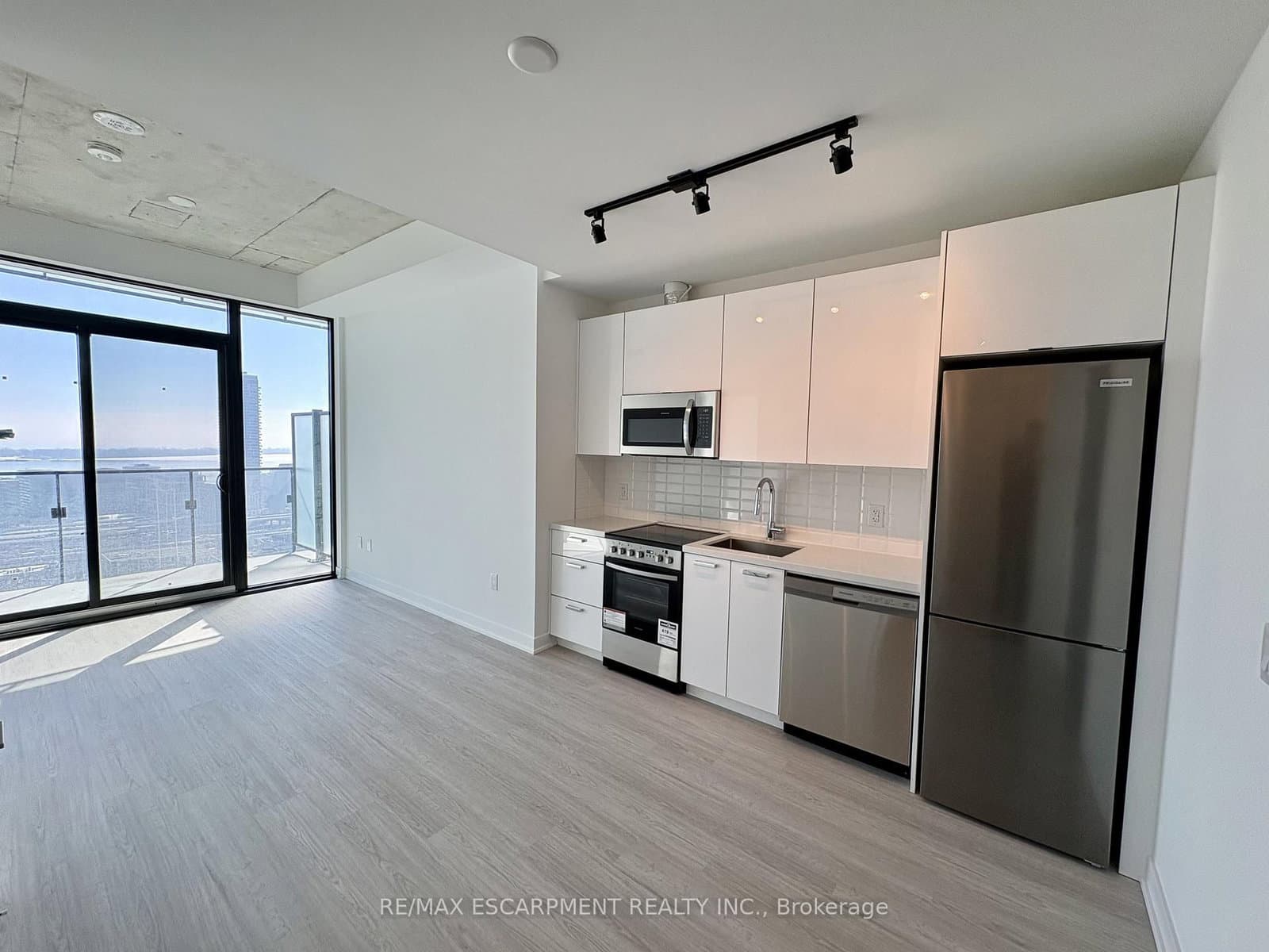 284 King Street E, Unit 2703 thumbnail 4
