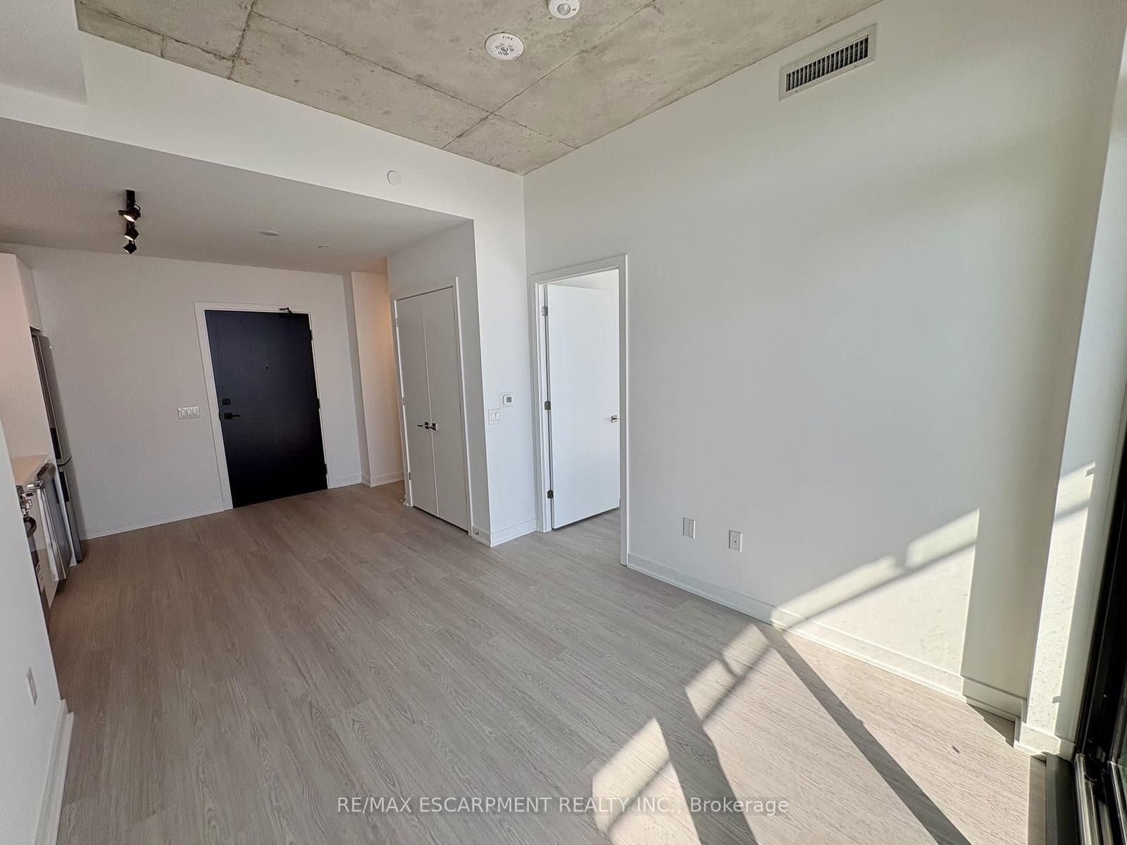 284 King Street E, Unit 2703 thumbnail 9