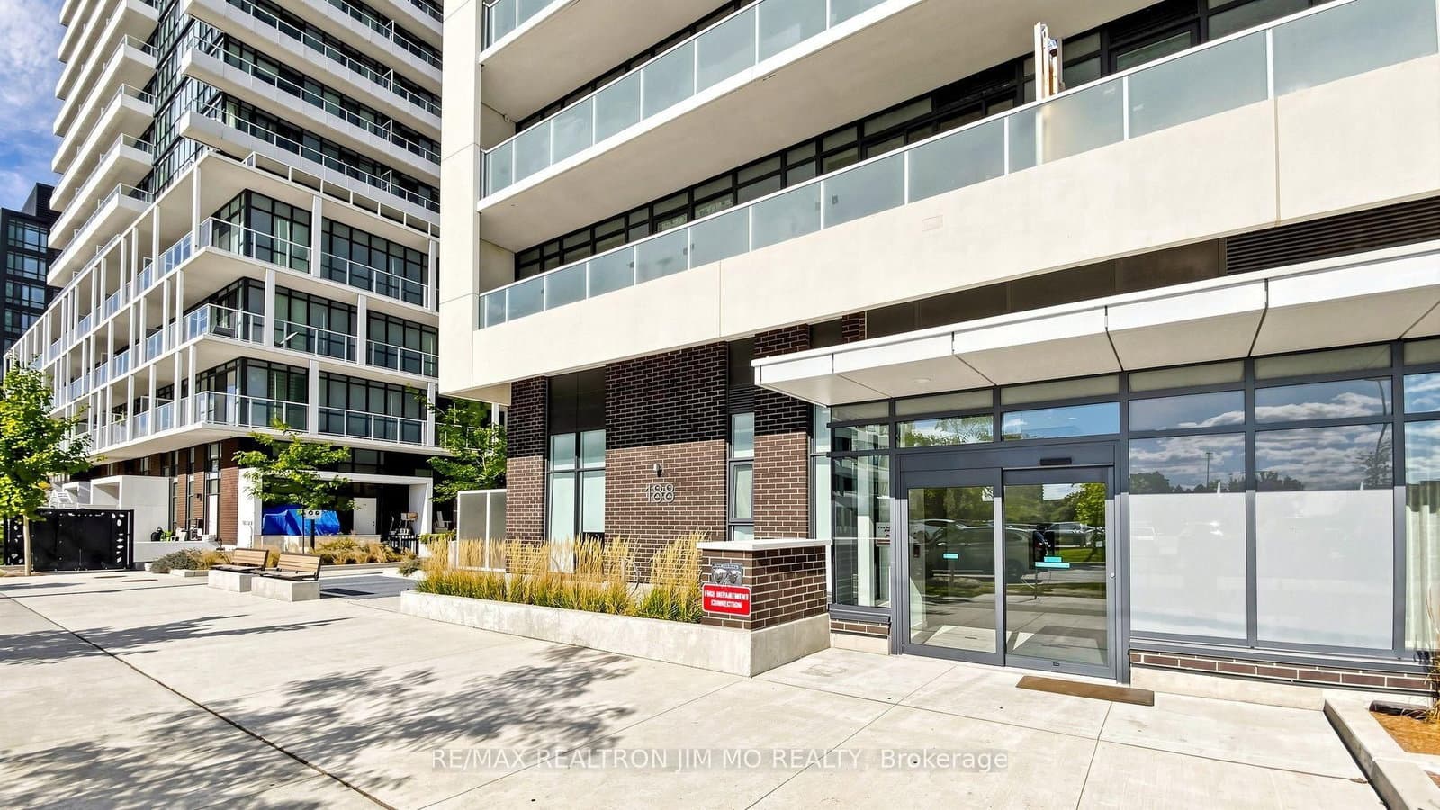 188 Fairview Mall Drive, Unit 522 thumbnail 4