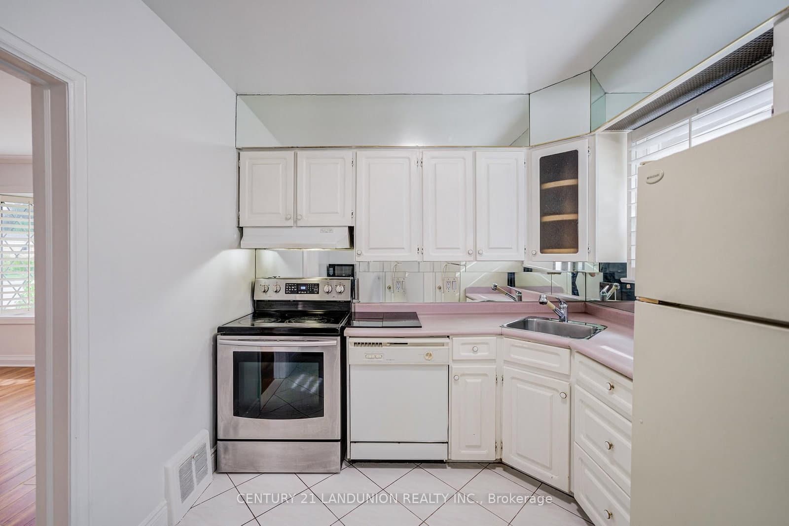200 Elmhurst Avenue thumbnail 14