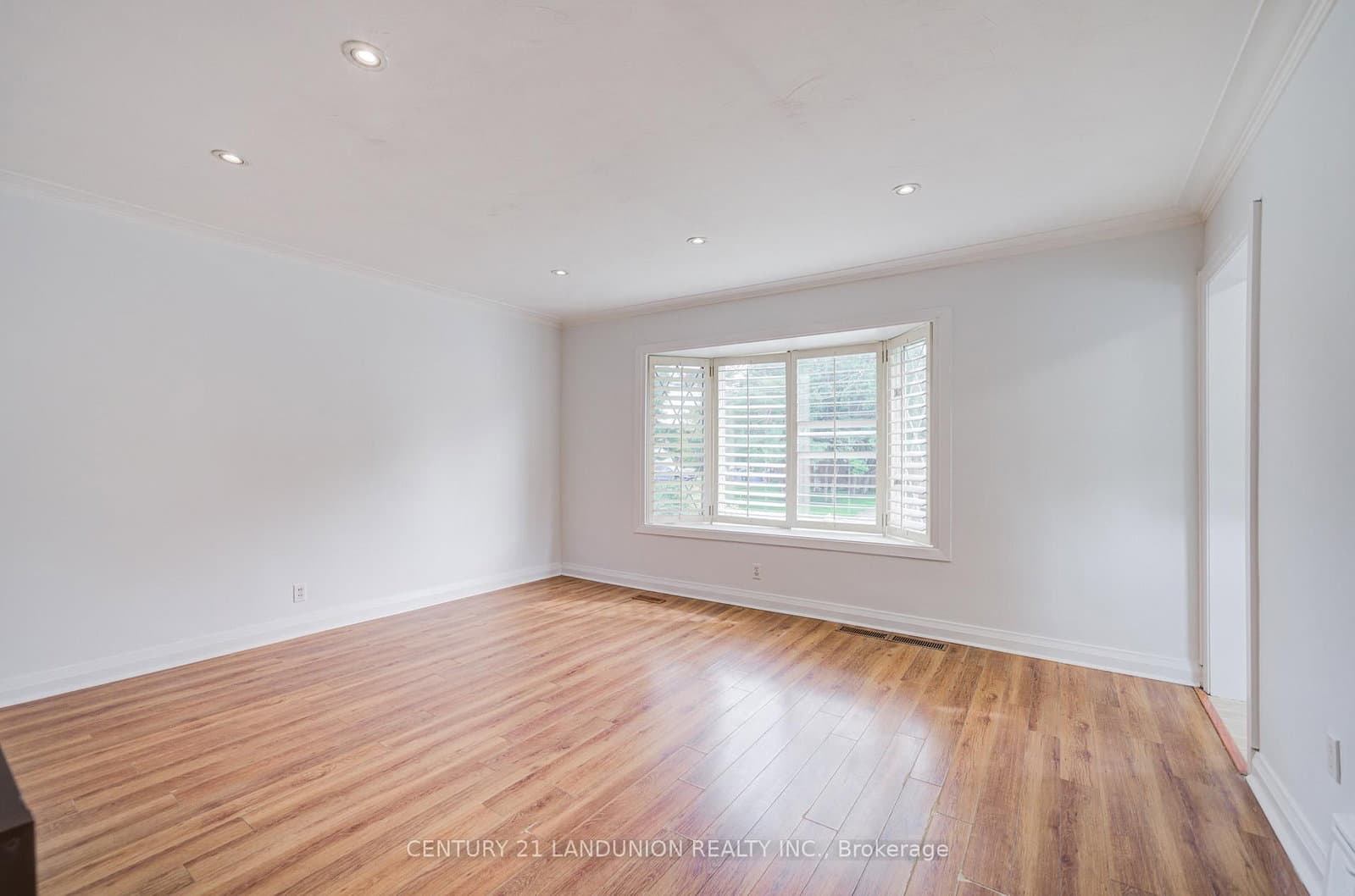 200 Elmhurst Avenue thumbnail 9