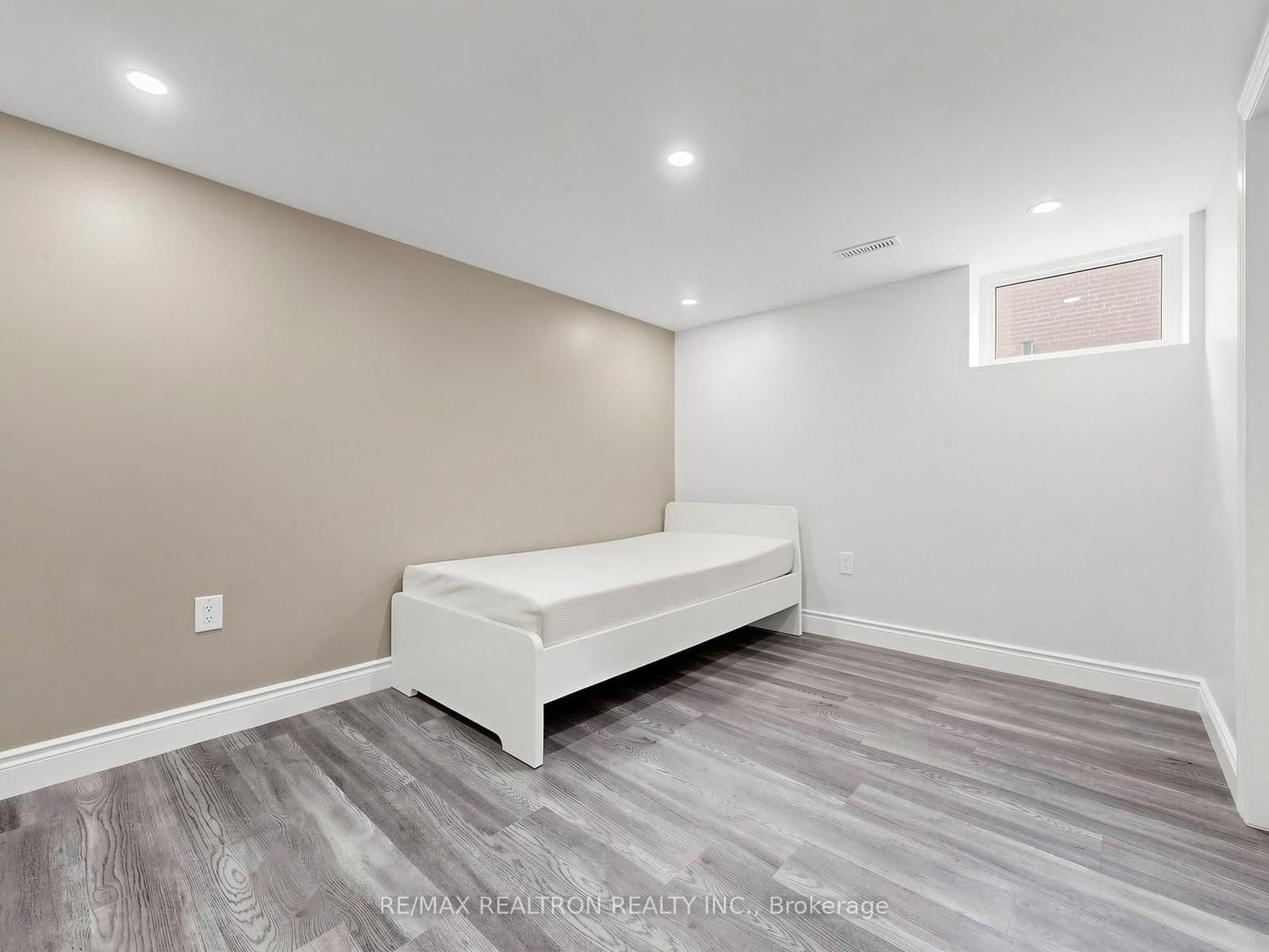 56 Ternhill Crescent thumbnail 33