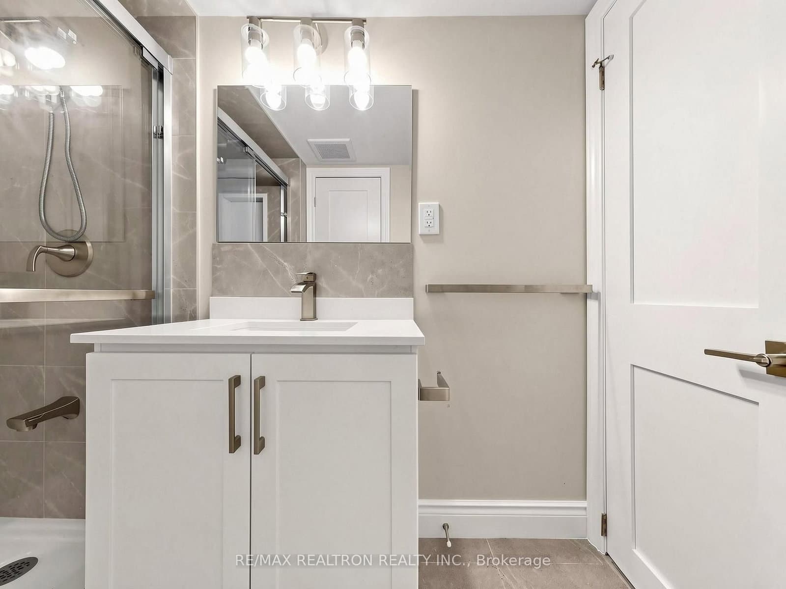 56 Ternhill Crescent thumbnail 37
