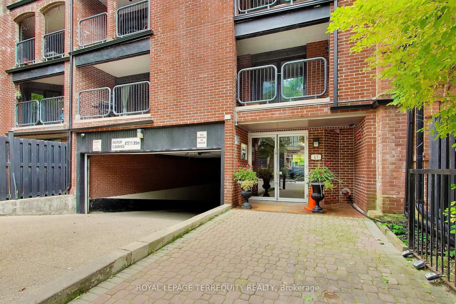 17 Pembroke Street, Unit 15 thumbnail 4