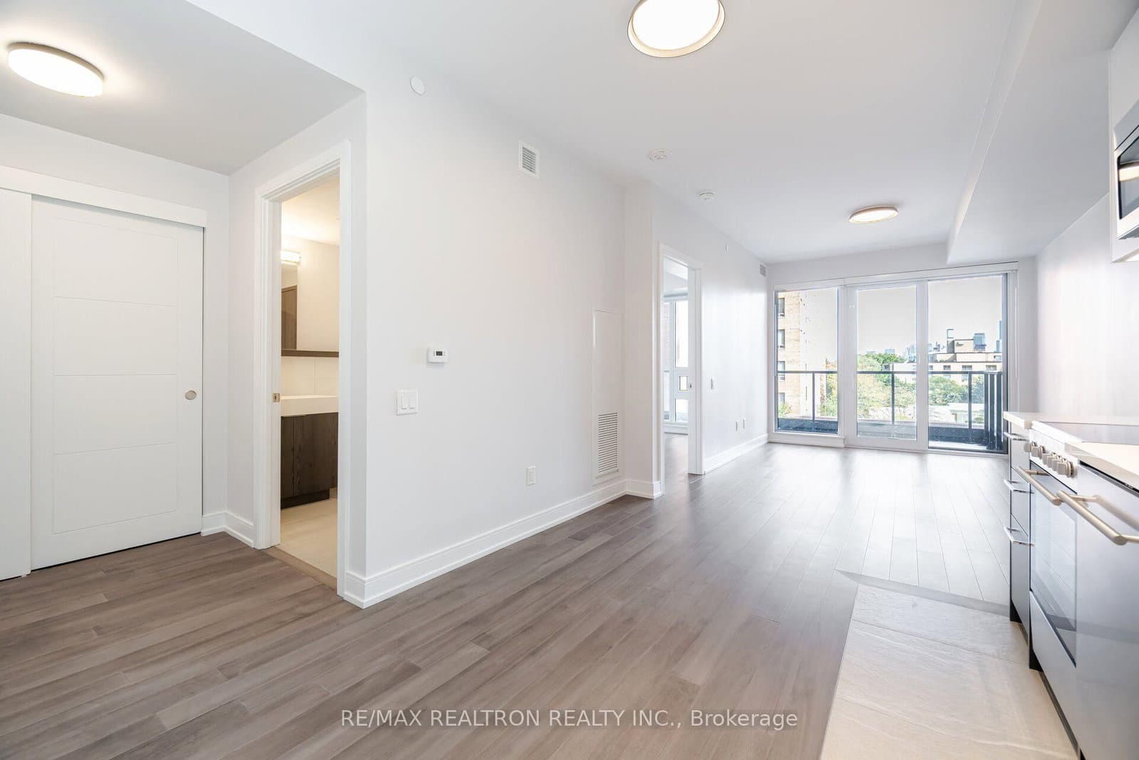 2525 Bathurst Street, Unit 402 thumbnail 3