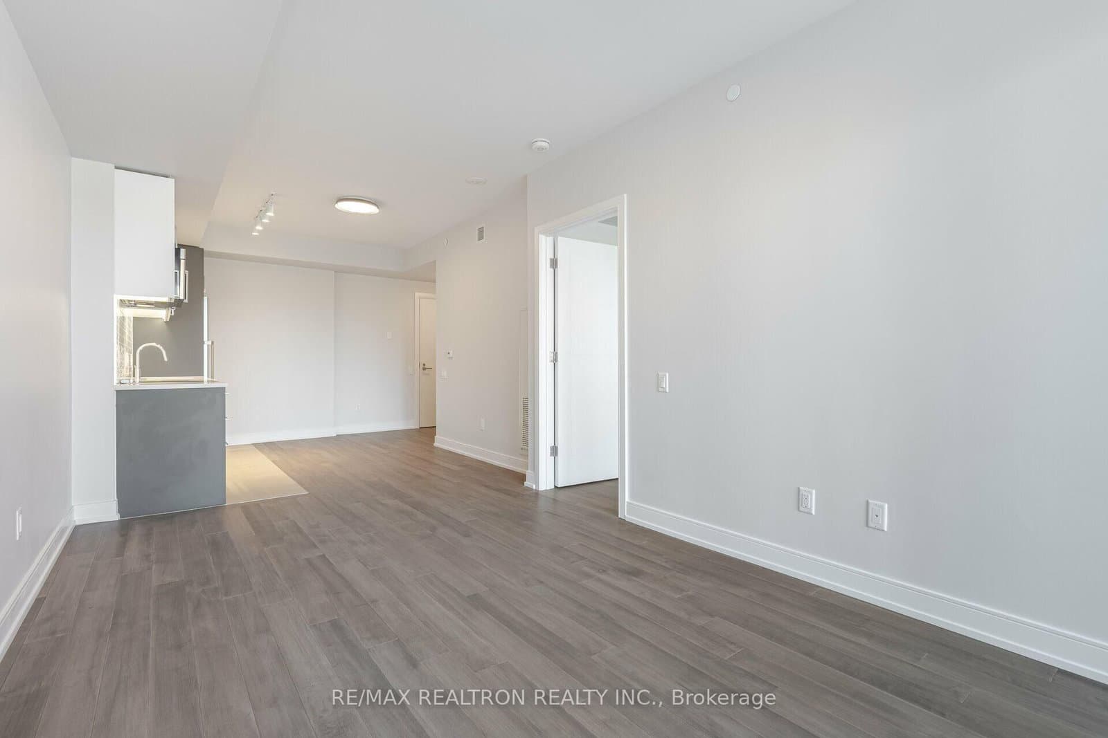 2525 Bathurst Street, Unit 402 thumbnail 6