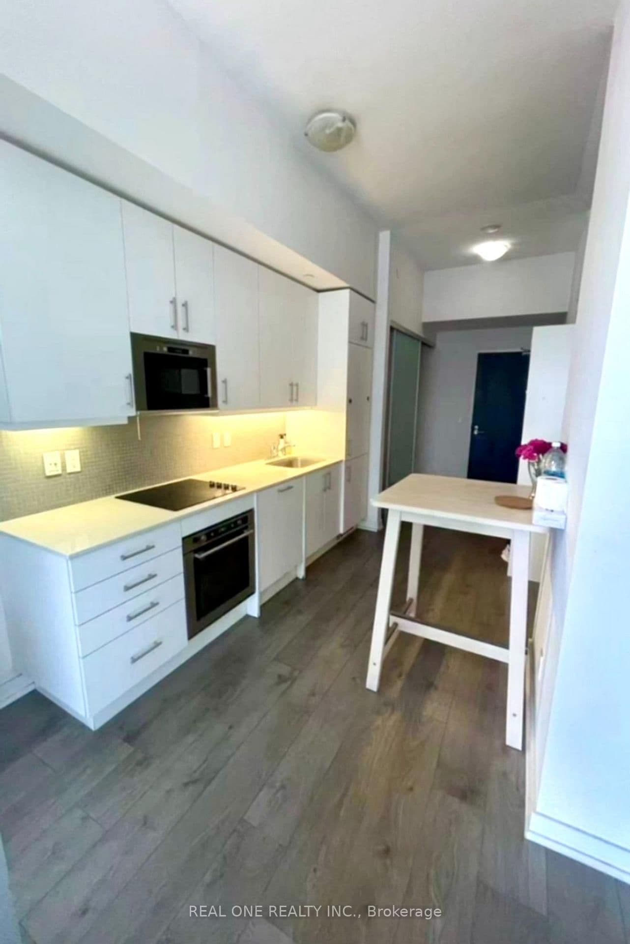 297 College Street, Unit 716 thumbnail 2