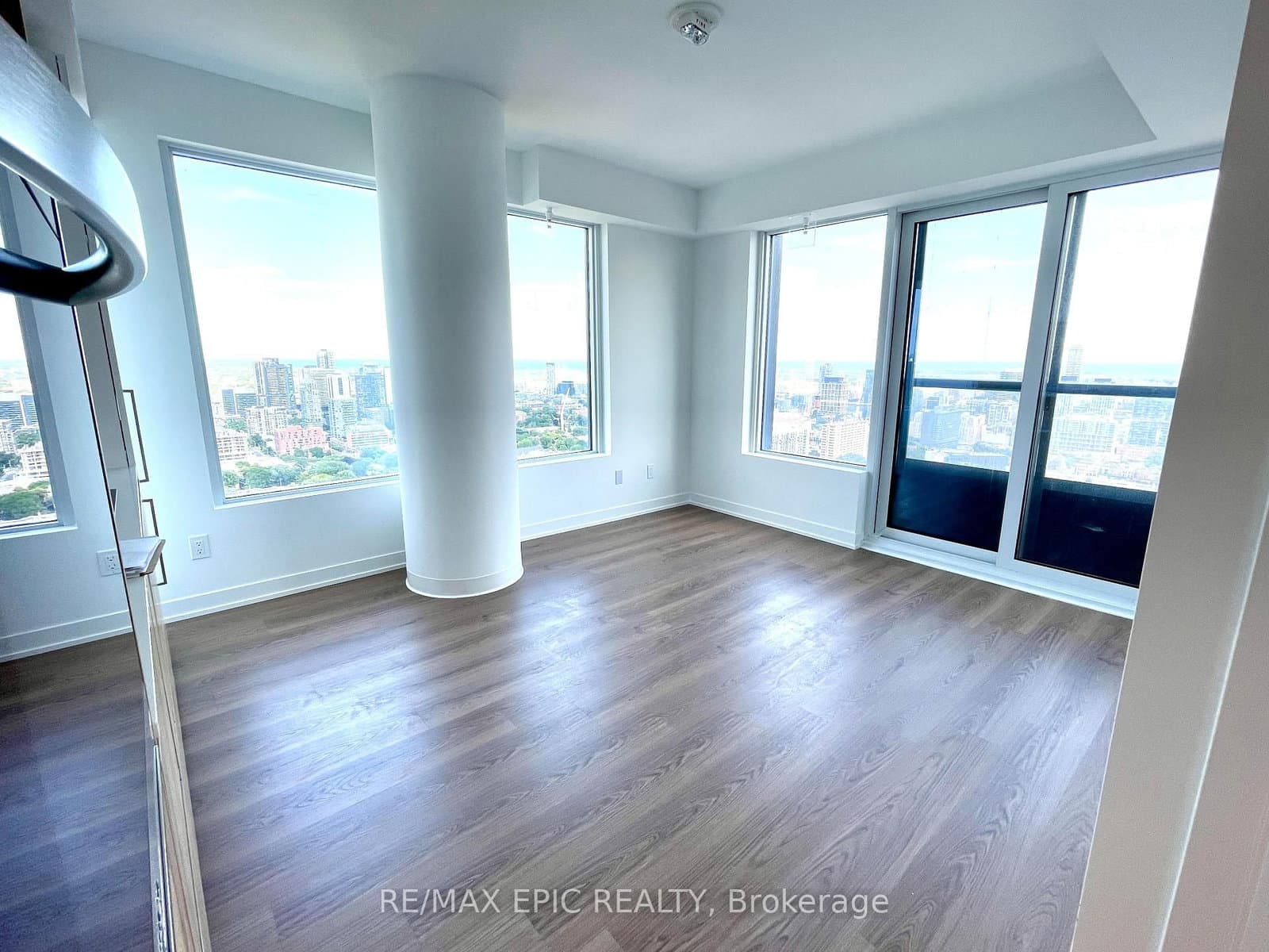 319 Jarvis Street, Unit 4015 thumbnail 8
