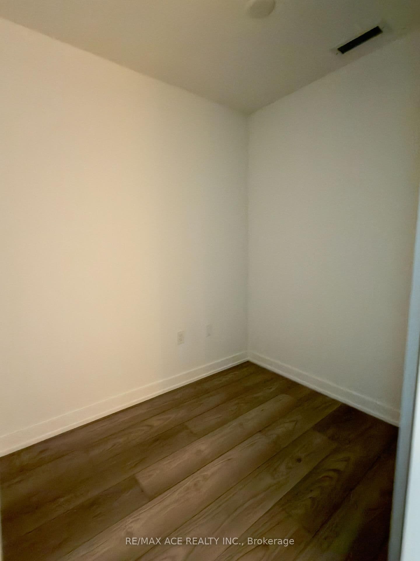 110 Broadway Avenue, Unit 2213 thumbnail 6