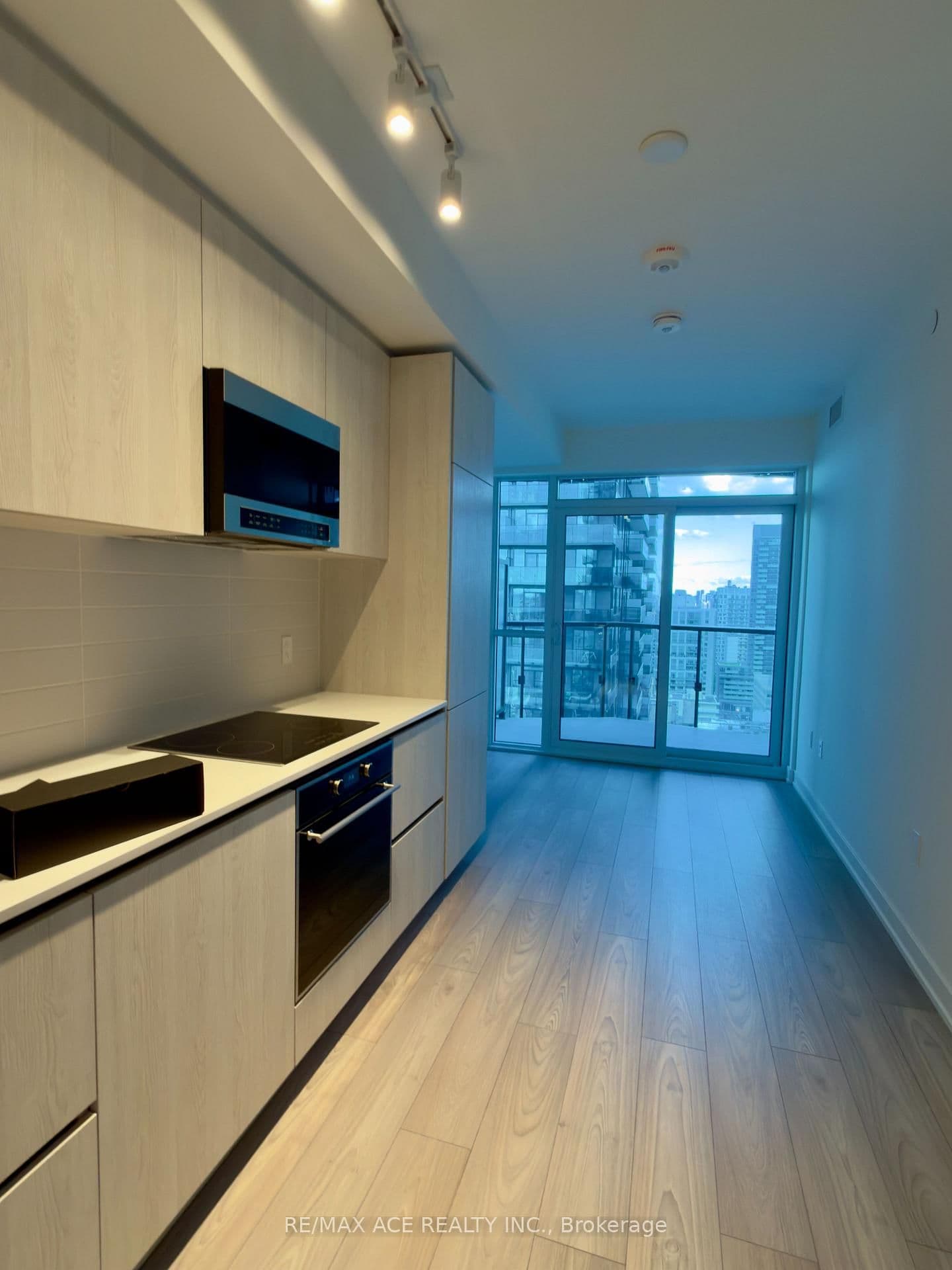 110 Broadway Avenue, Unit 2213 thumbnail 7