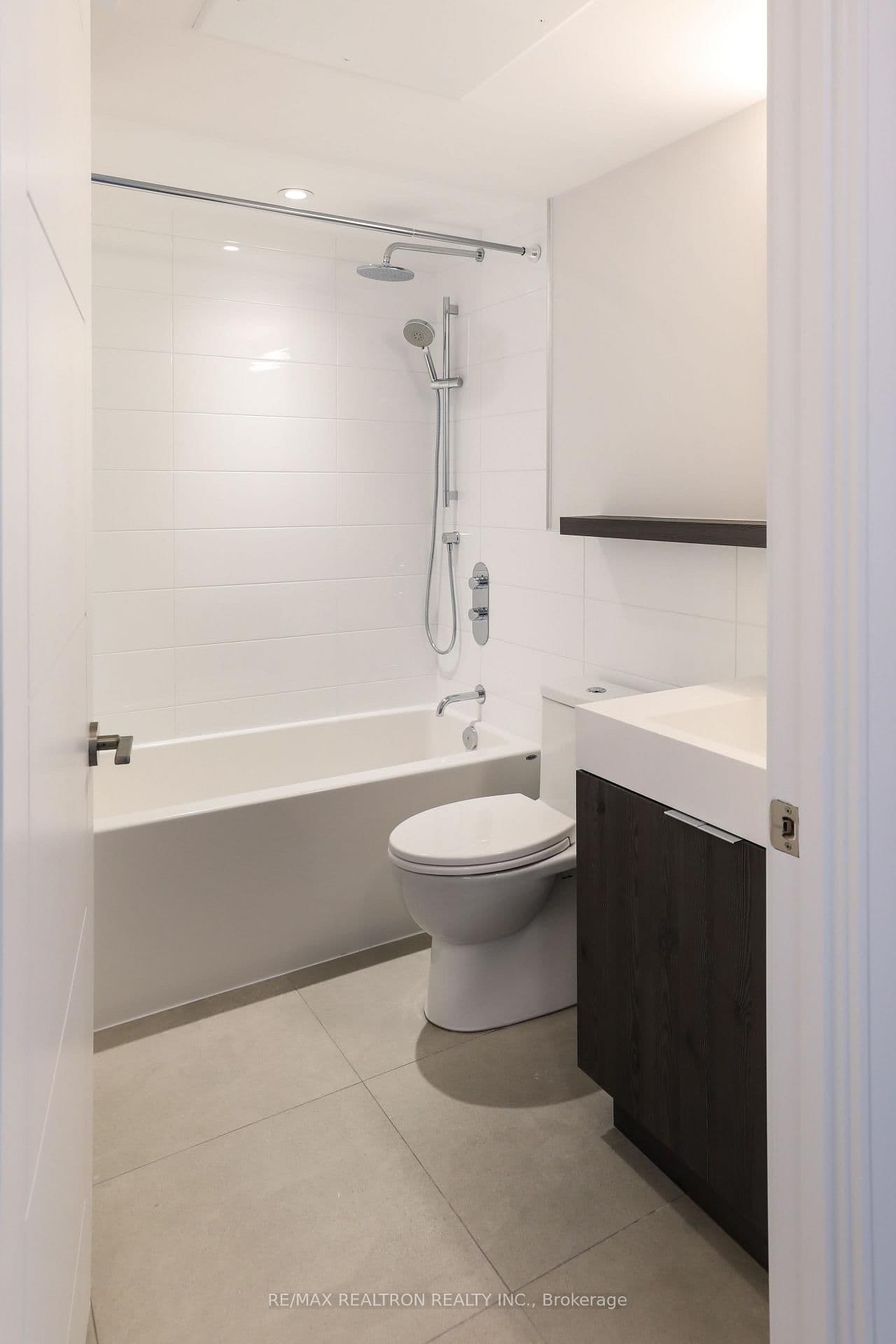2525 Bathurst Street, Unit 514 thumbnail 3