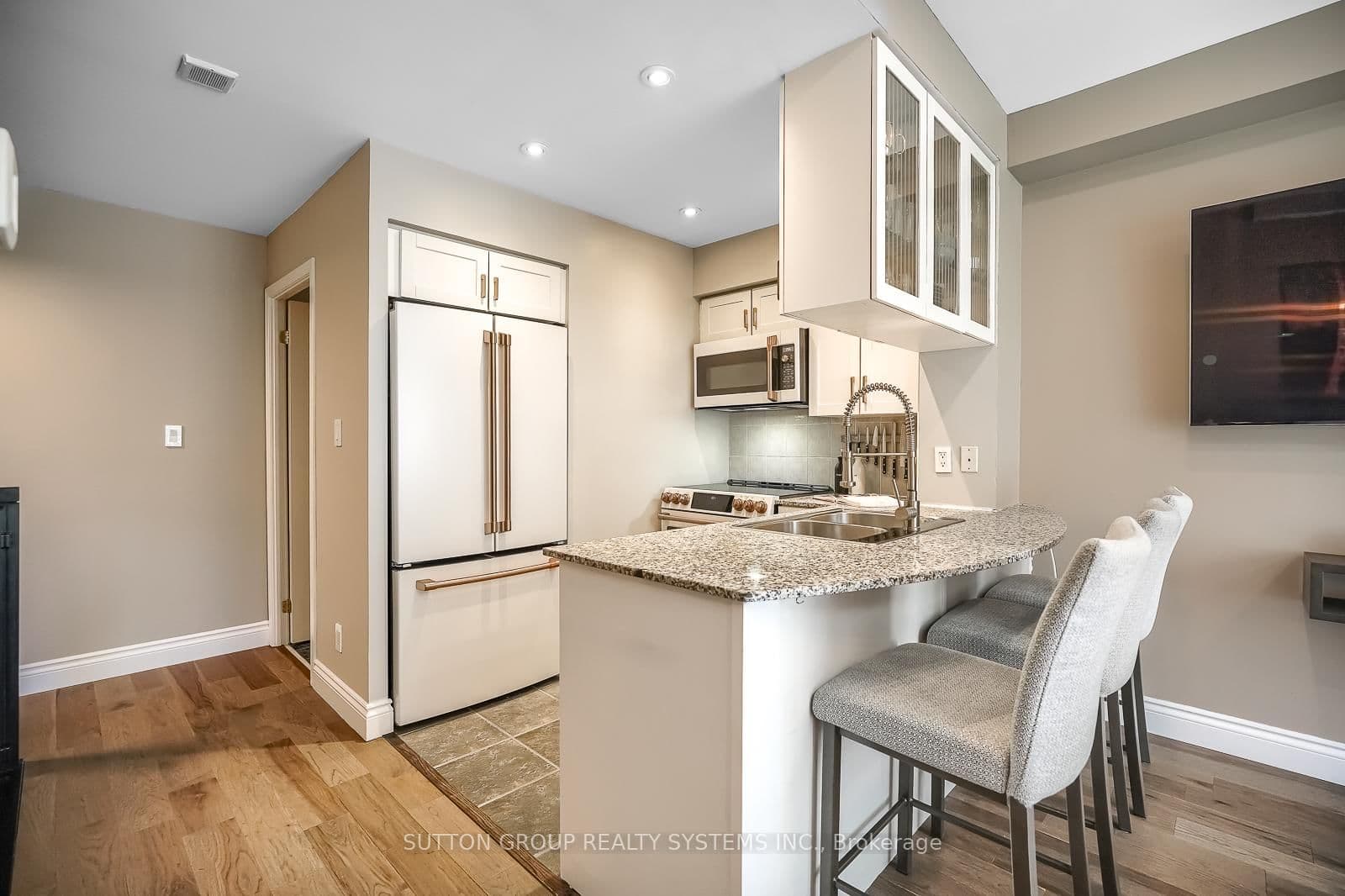 32 Stadium Road, Unit 323 thumbnail 12