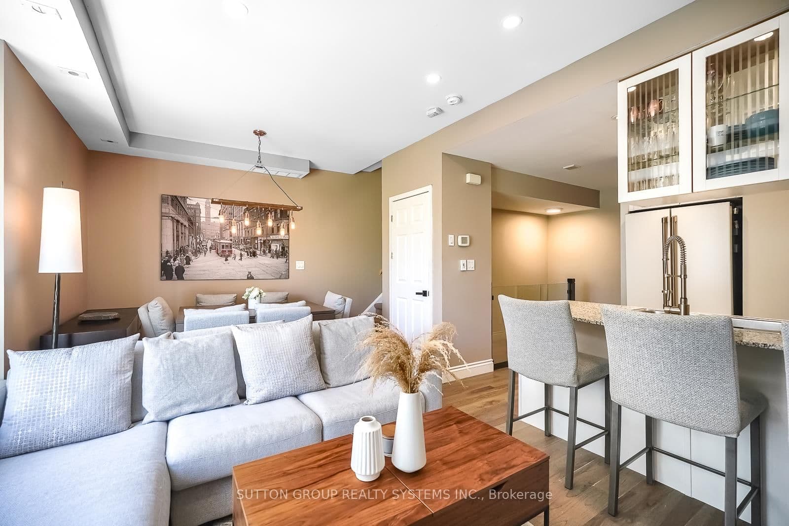 32 Stadium Road, Unit 323 thumbnail 5