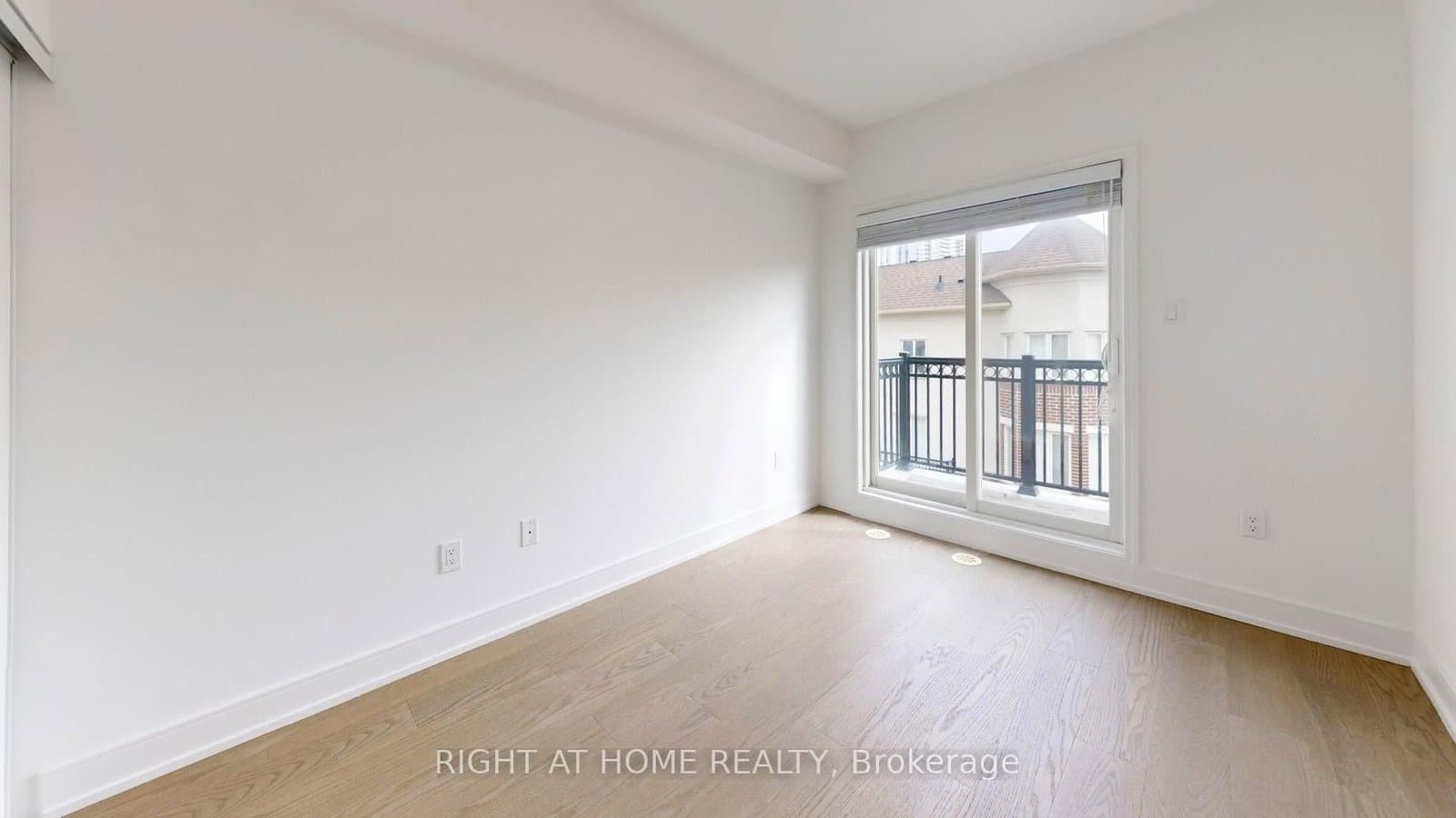 19 Coneflower Crescent, Unit 258 thumbnail 24