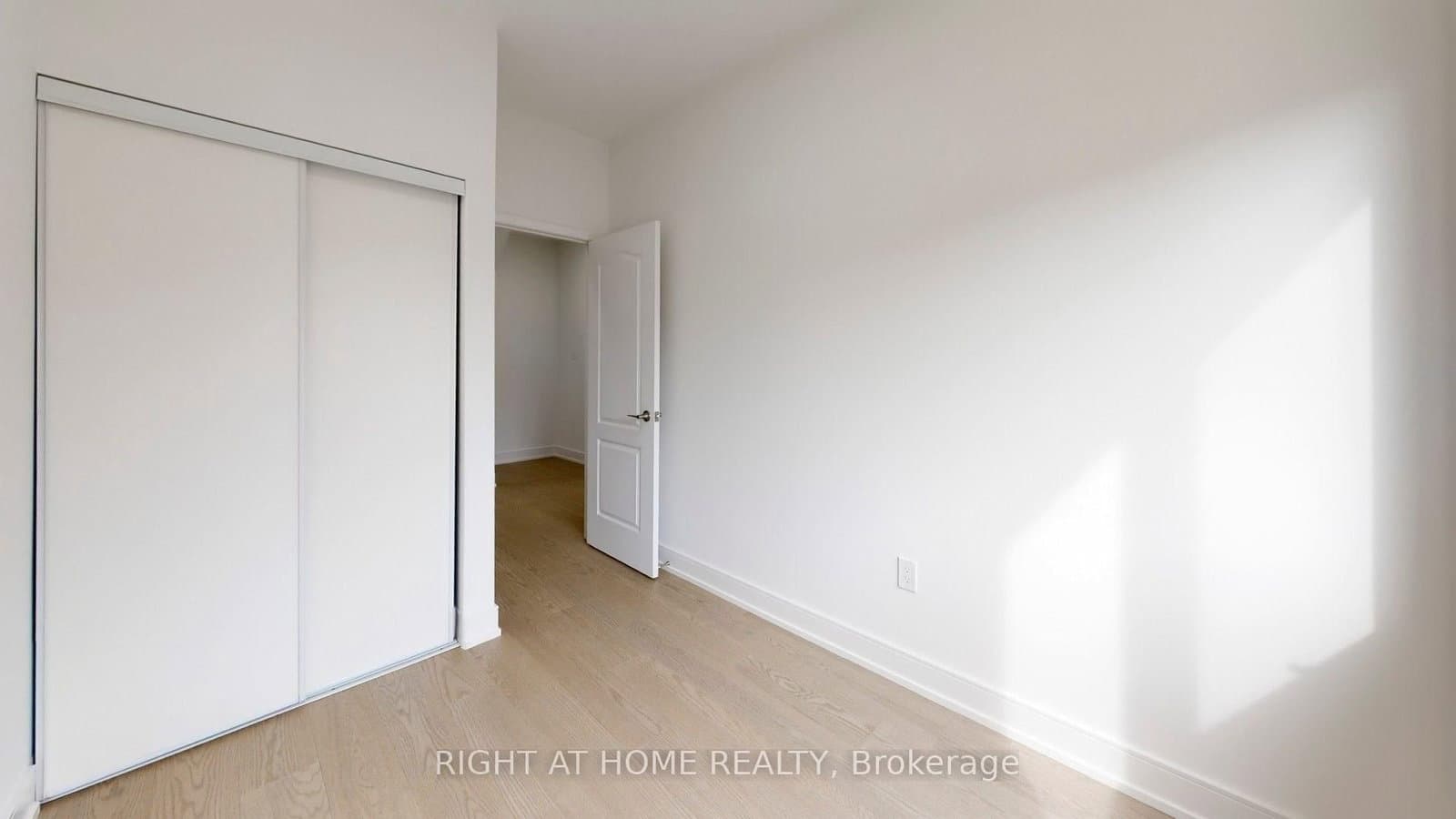 19 Coneflower Crescent, Unit 258 thumbnail 27