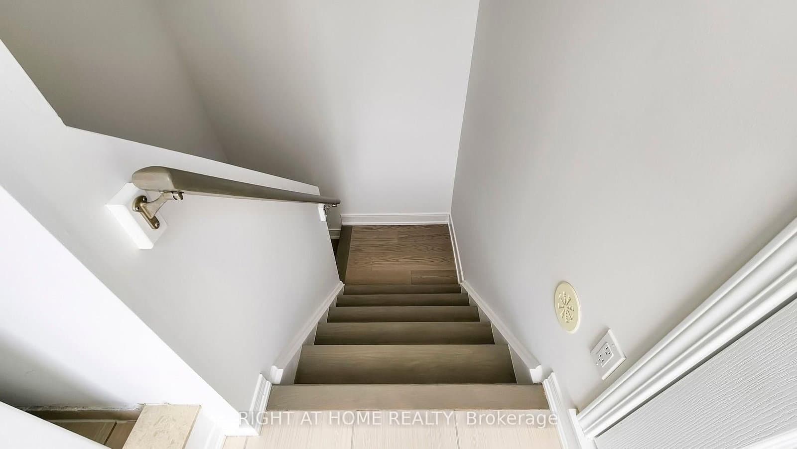 19 Coneflower Crescent, Unit 258 thumbnail 31