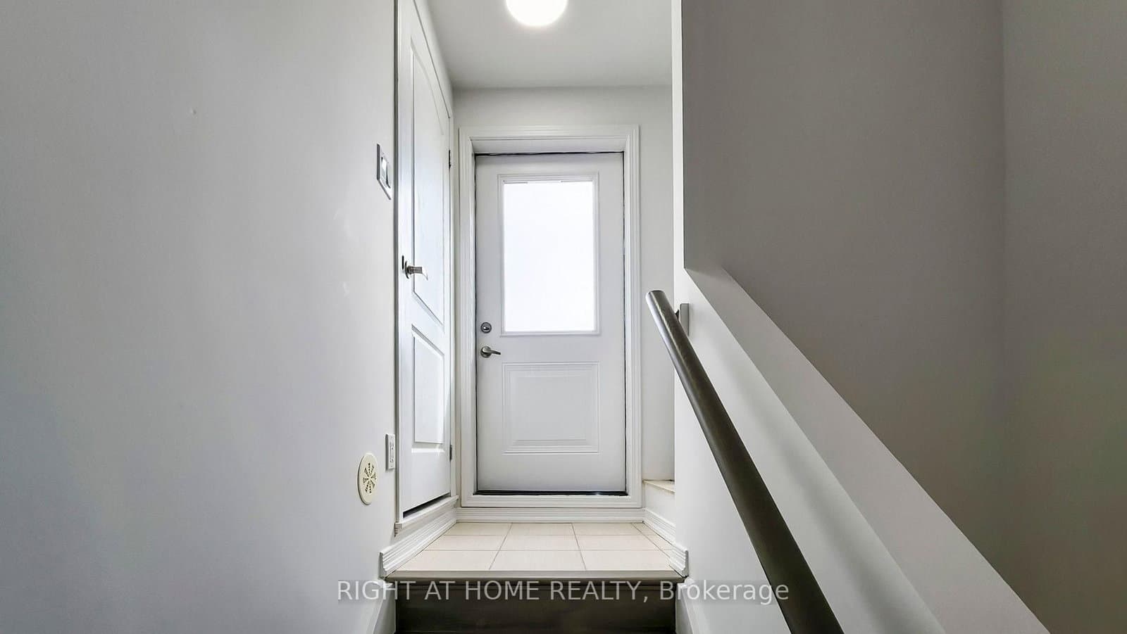 19 Coneflower Crescent, Unit 258 thumbnail 32