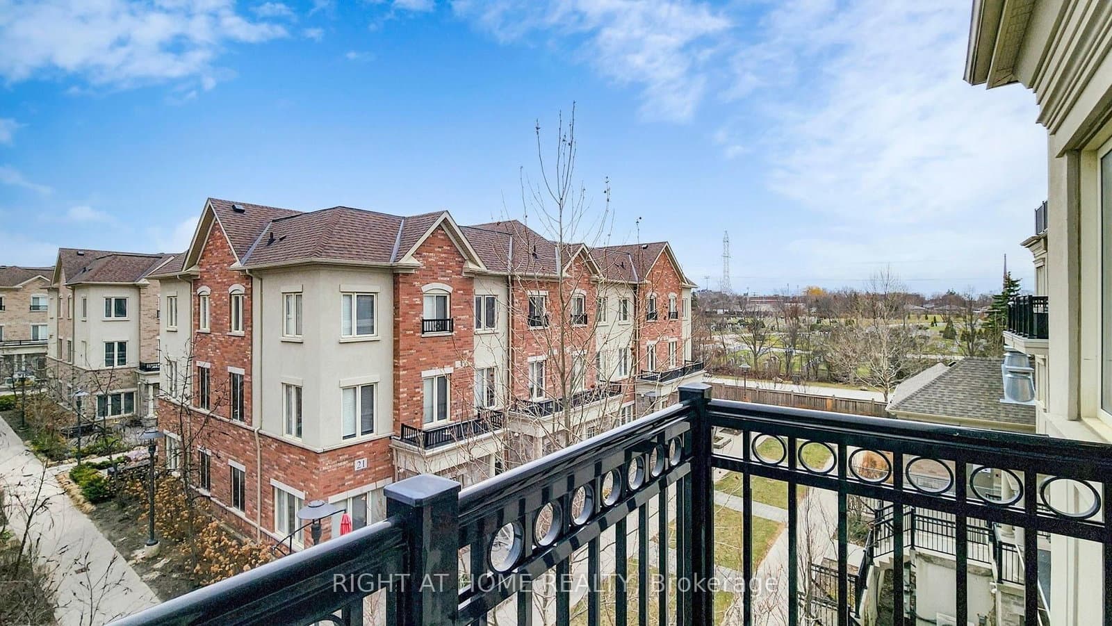19 Coneflower Crescent, Unit 258 thumbnail 35
