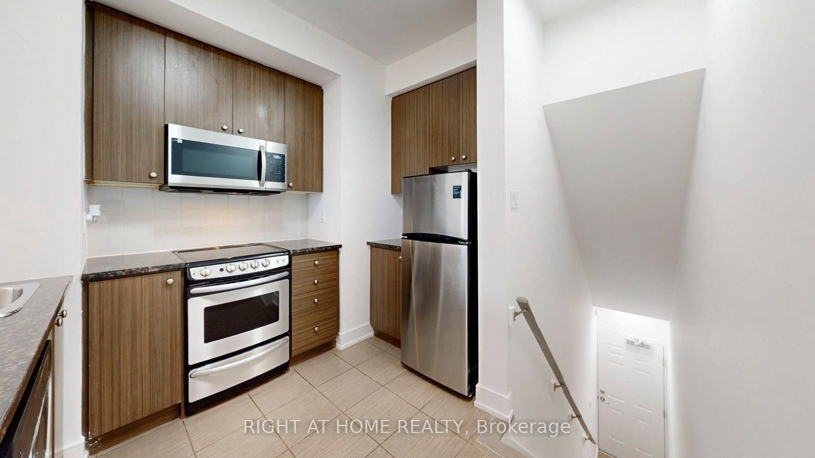 19 Coneflower Crescent, Unit 258 thumbnail 8