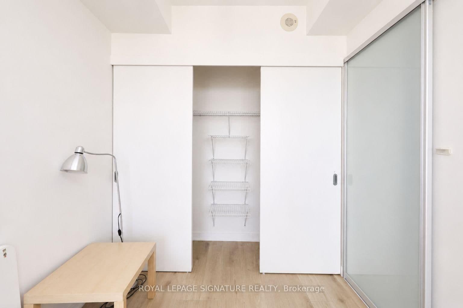110 Charles Street E thumbnail 11
